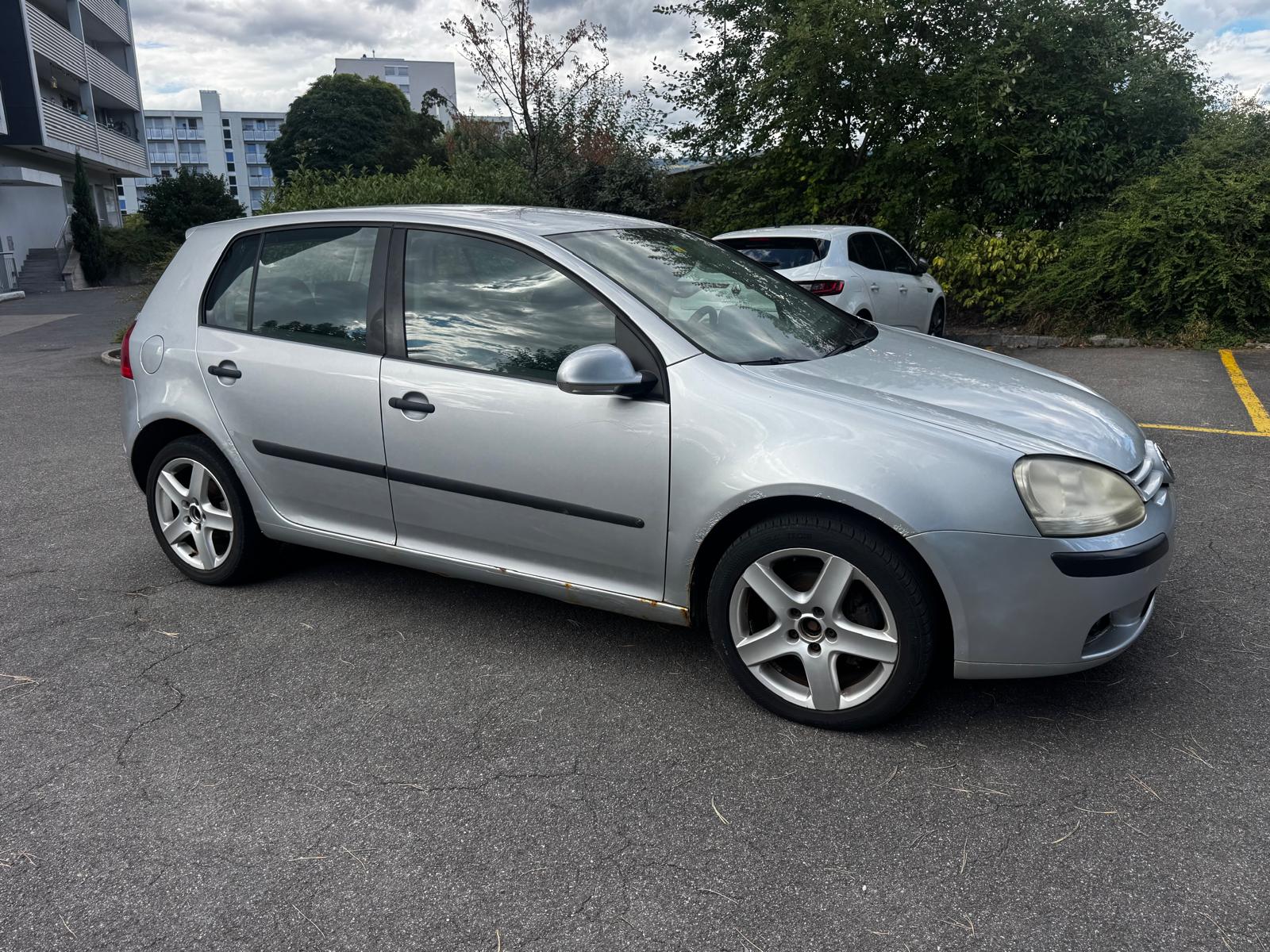VW Golf 1.9 TDI Comfortline 4Motion-image-4