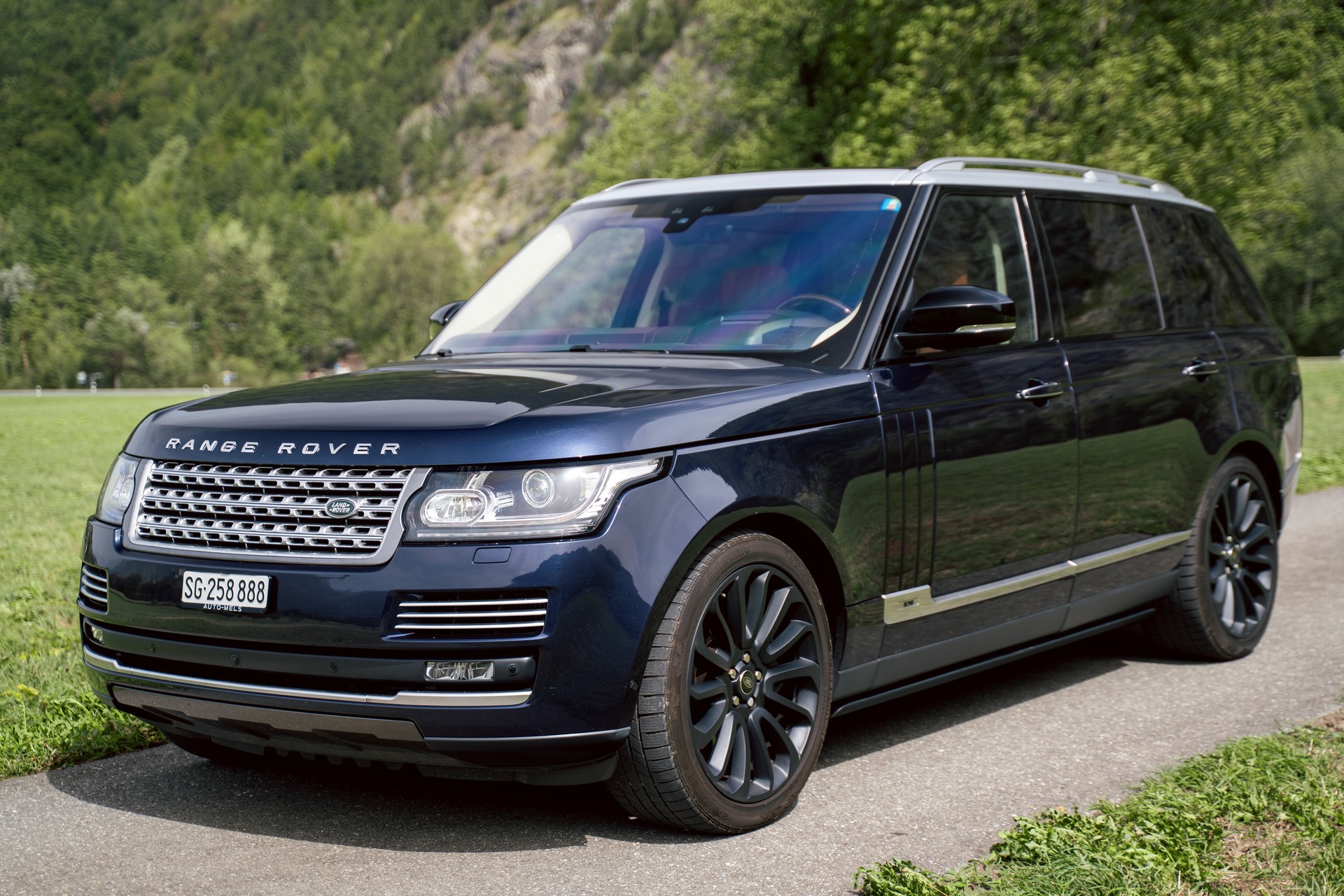 LAND ROVER 4.4 SDV8 SV Autobiography LWB-image-8