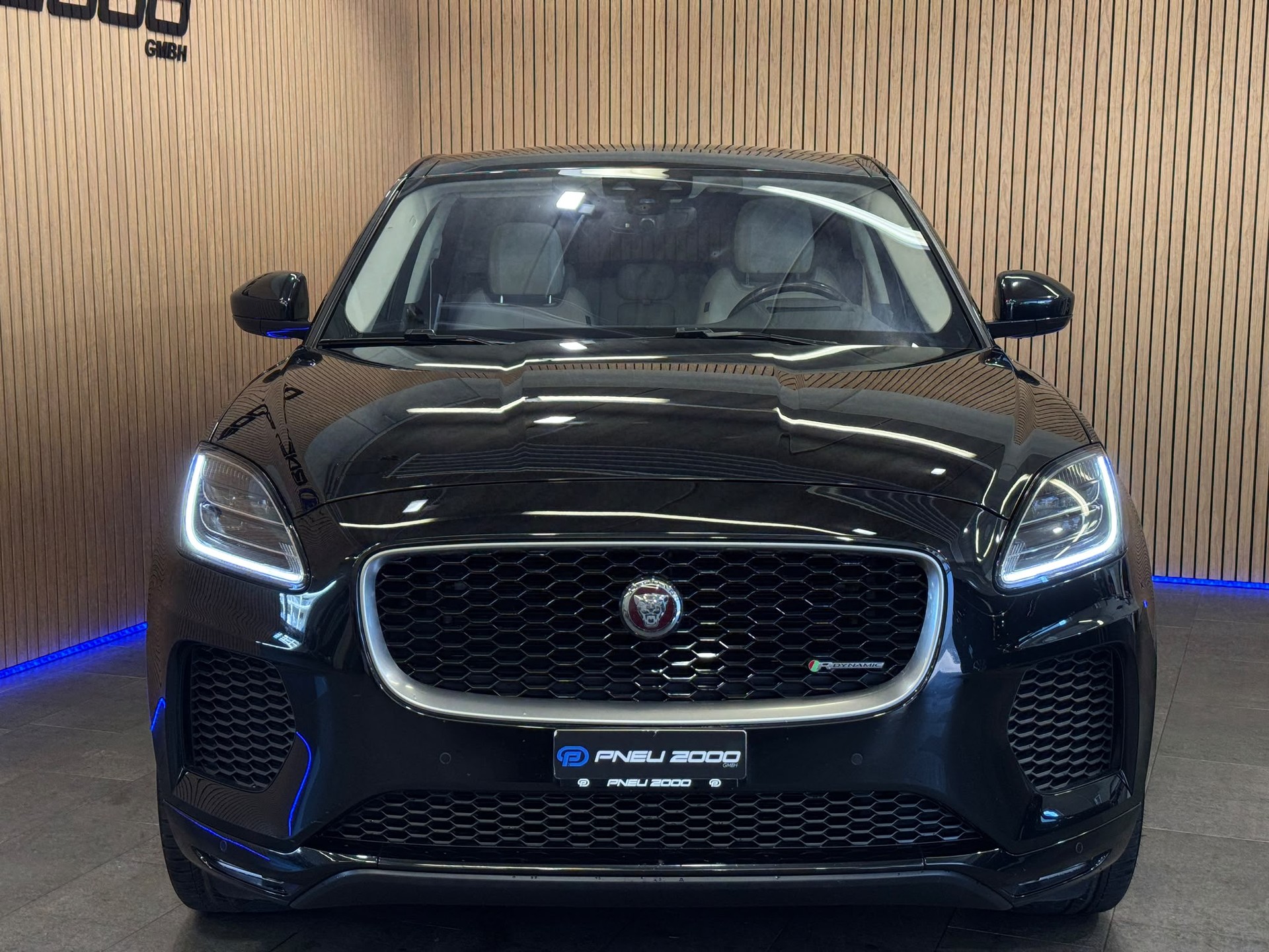 JAGUAR E-Pace 2.0d D240 R-Dynamic HSE AWD Automatik-showroom-element-2