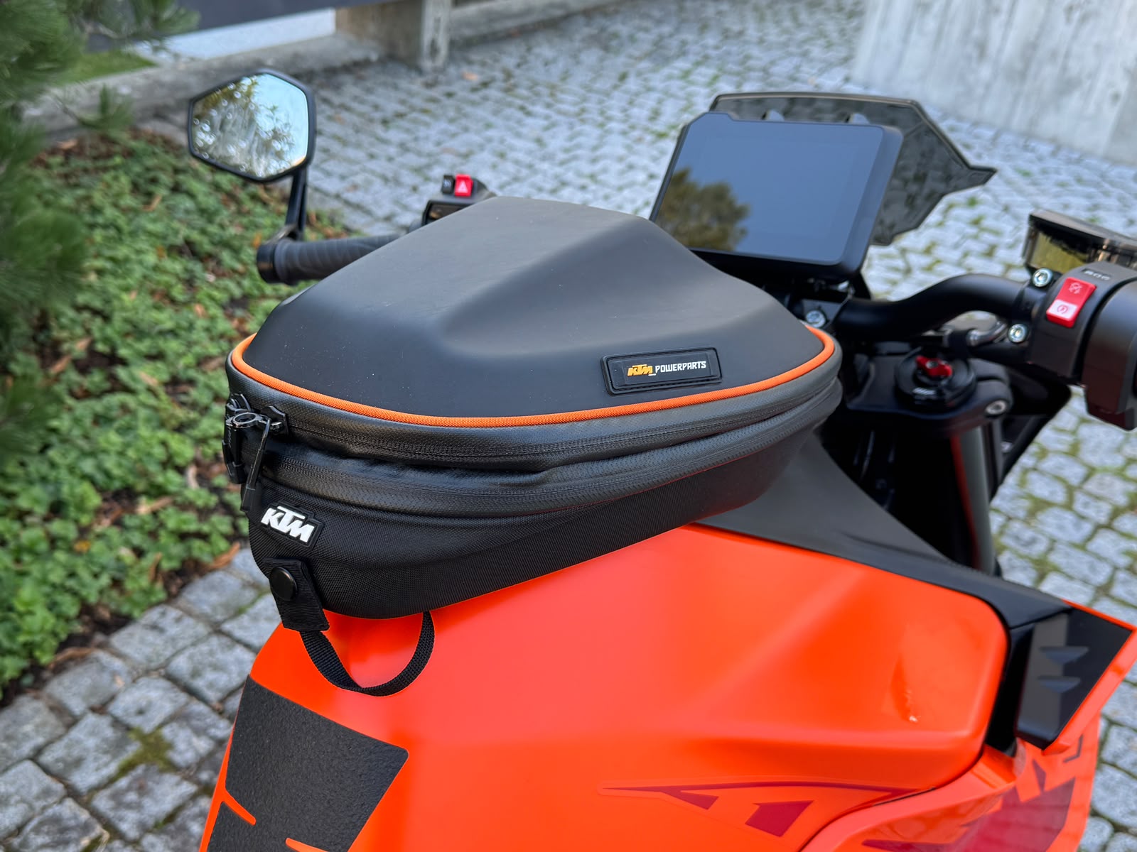 KTM 990 Duke-image-8