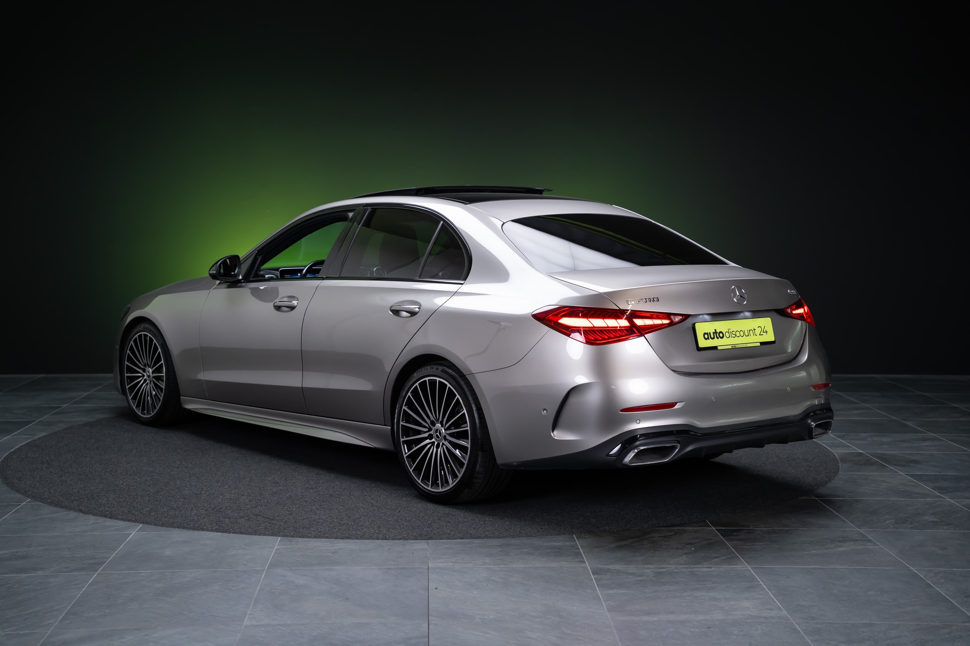 MERCEDES-BENZ C 200 AMG Line 4matic / CH-Fahrzeug / Panorama-Glasdach / 360°Kamera /-image-8