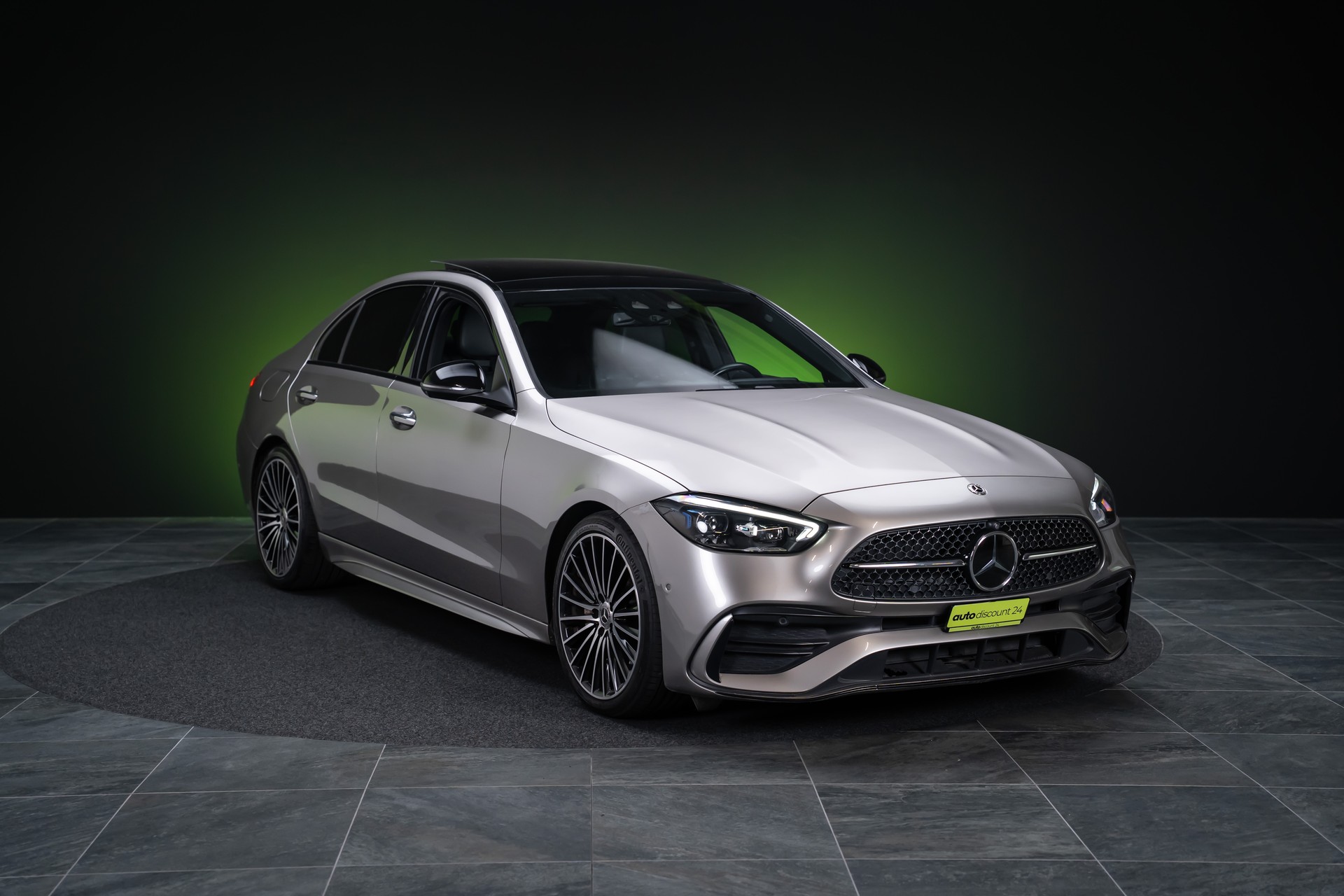 MERCEDES-BENZ C 200 AMG Line 4matic / CH-Fahrzeug / Panorama-Glasdach / 360°Kamera /-showroom-element-2