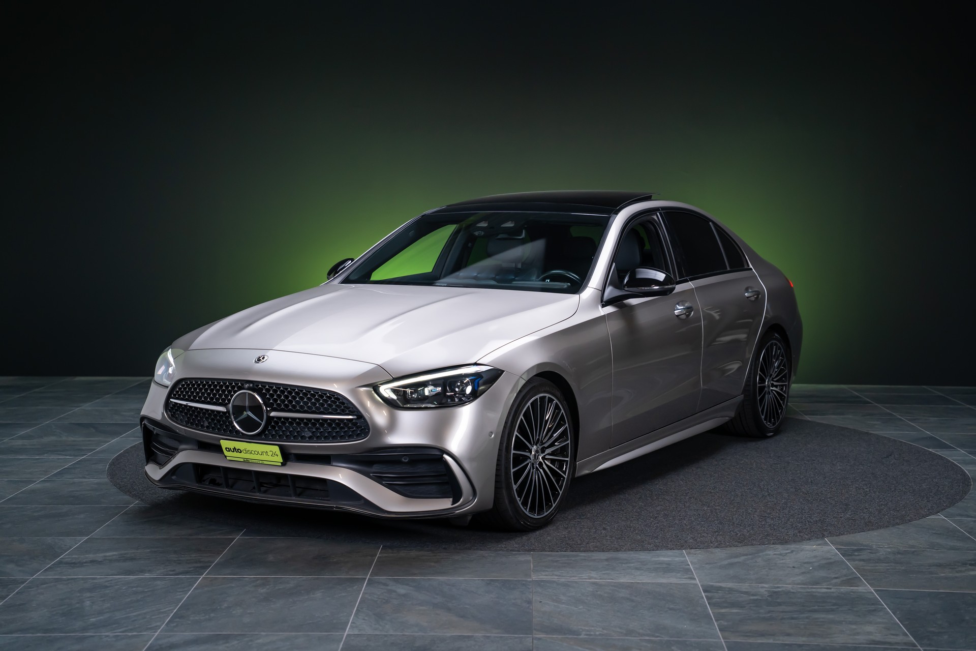 MERCEDES-BENZ C 200 AMG Line 4matic / CH-Fahrzeug / Panorama-Glasdach / 360°Kamera /