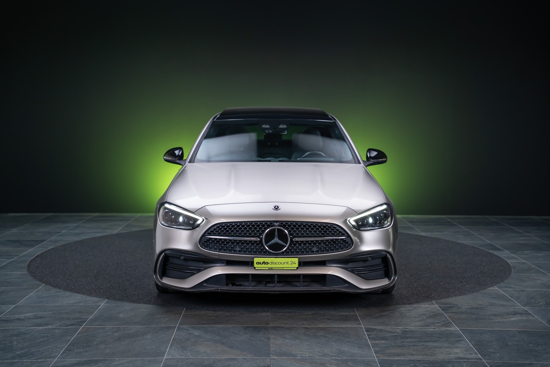 MERCEDES-BENZ C 200 AMG Line 4matic / CH-Fahrzeug / Panorama-Glasdach / 360°Kamera /-showroom-element-1