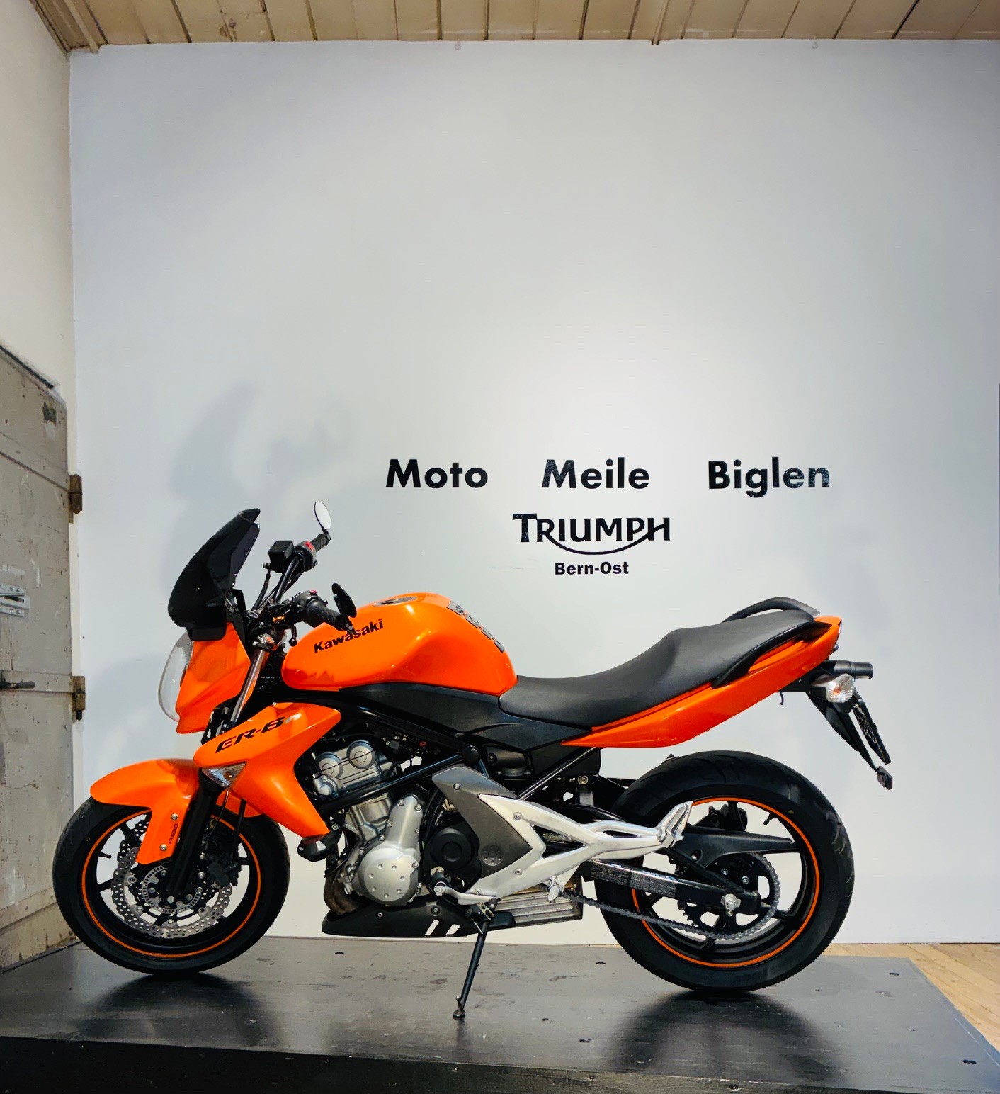 KAWASAKI ER-6 n ABS-showroom-element-1