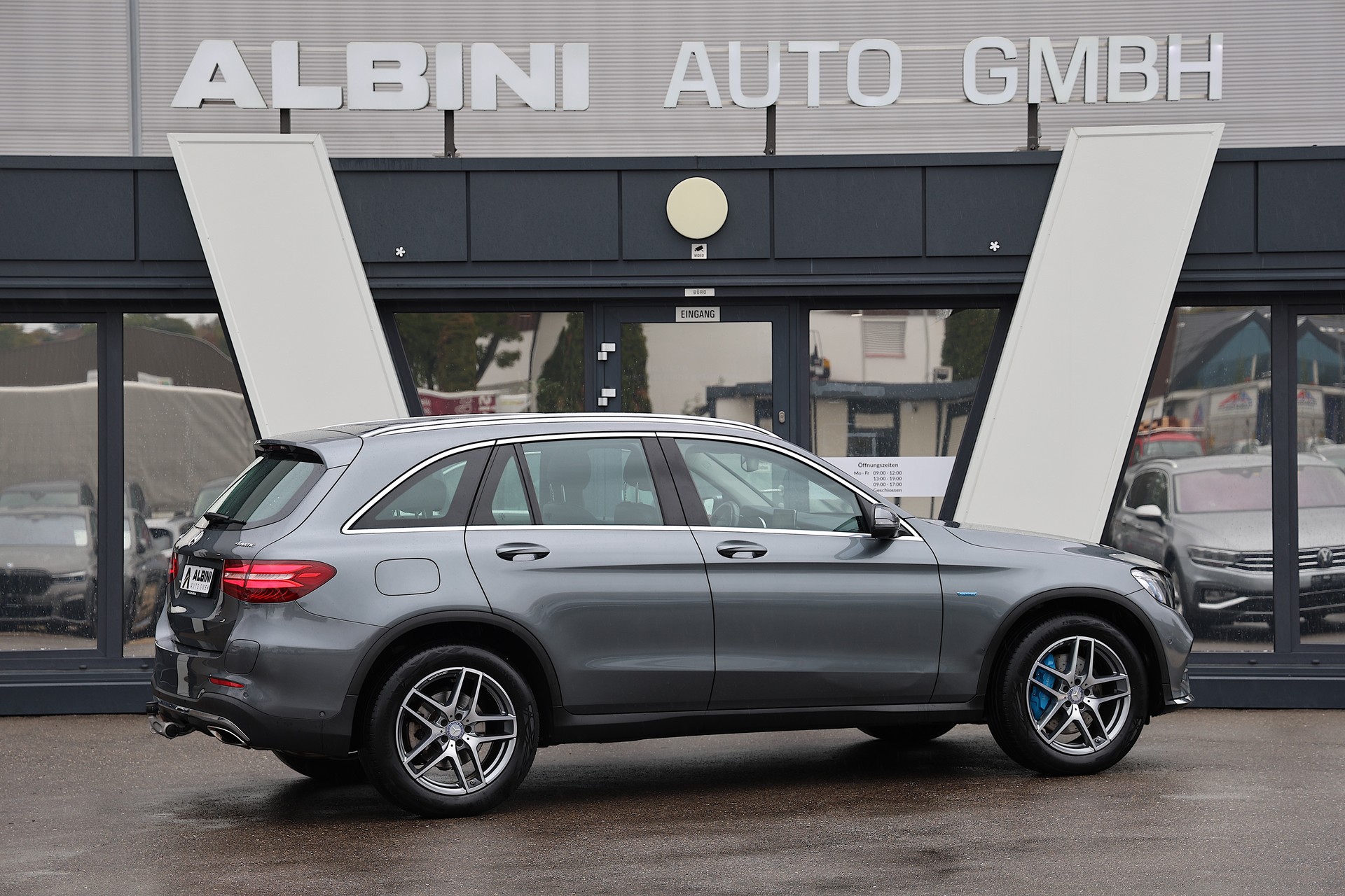 MERCEDES-BENZ GLC 350 e AMG Line 4m-showroom-element-3