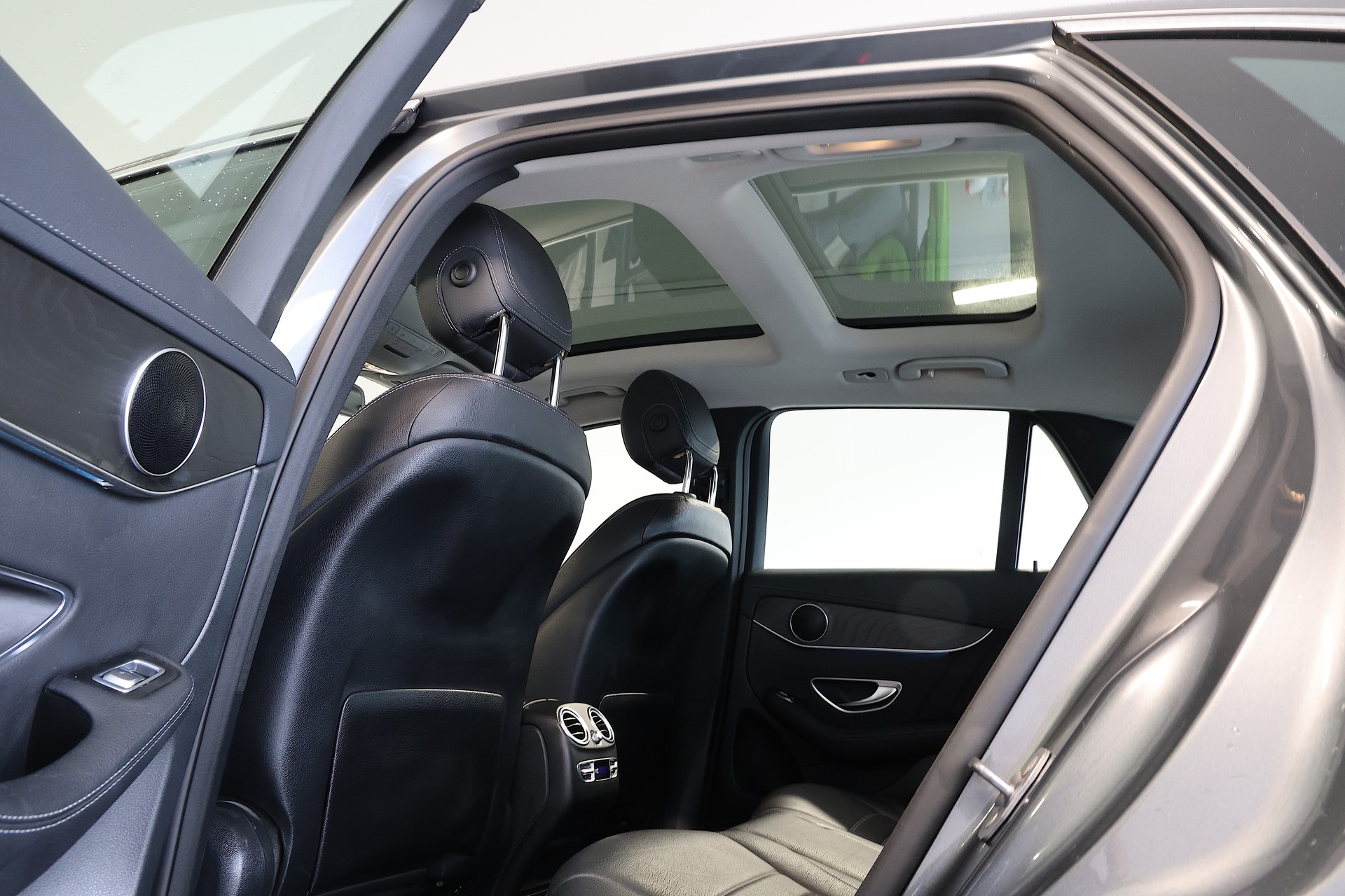MERCEDES-BENZ GLC 350 e AMG Line 4m-image-15