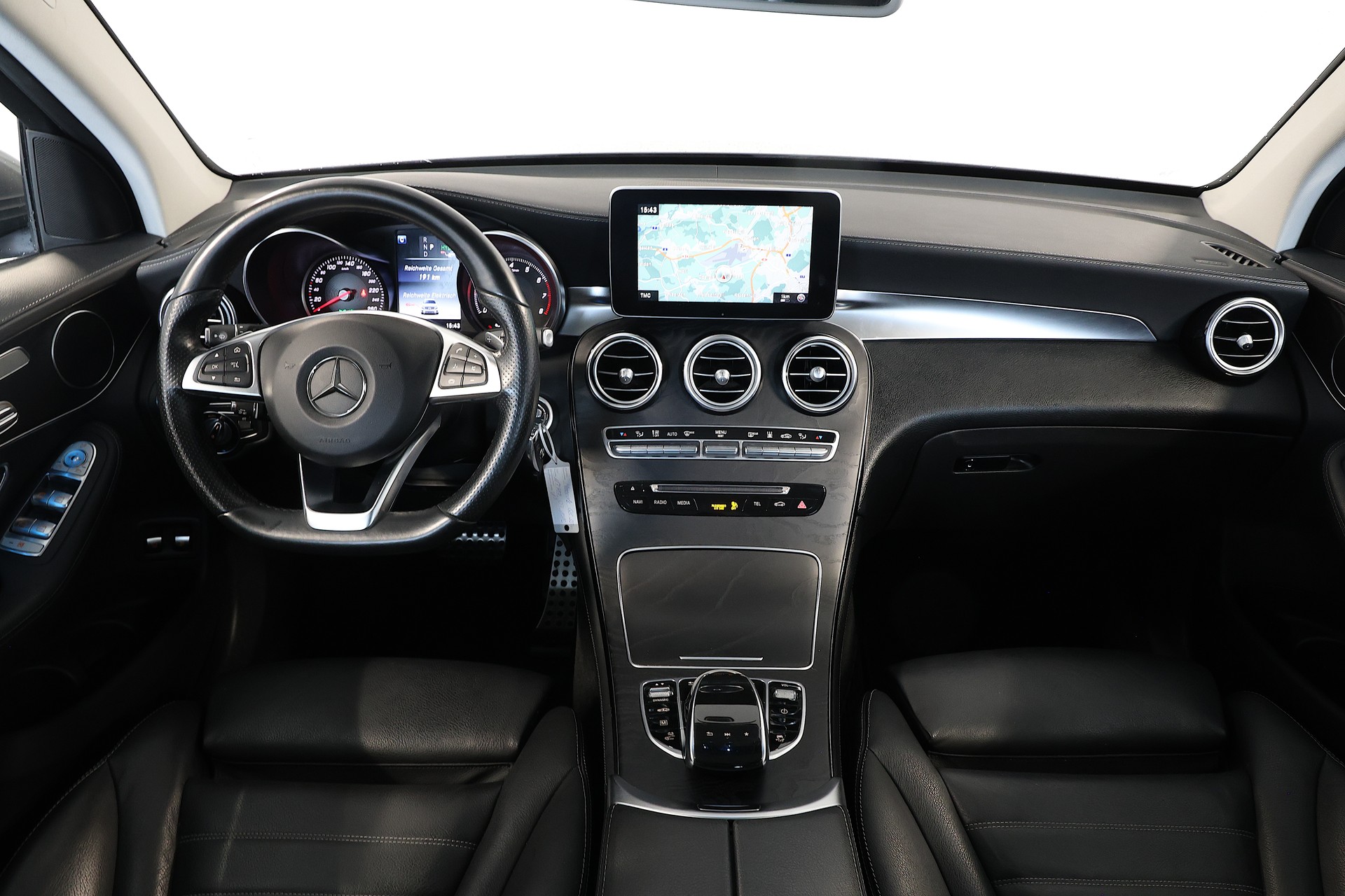 MERCEDES-BENZ GLC 350 e AMG Line 4m-image-8