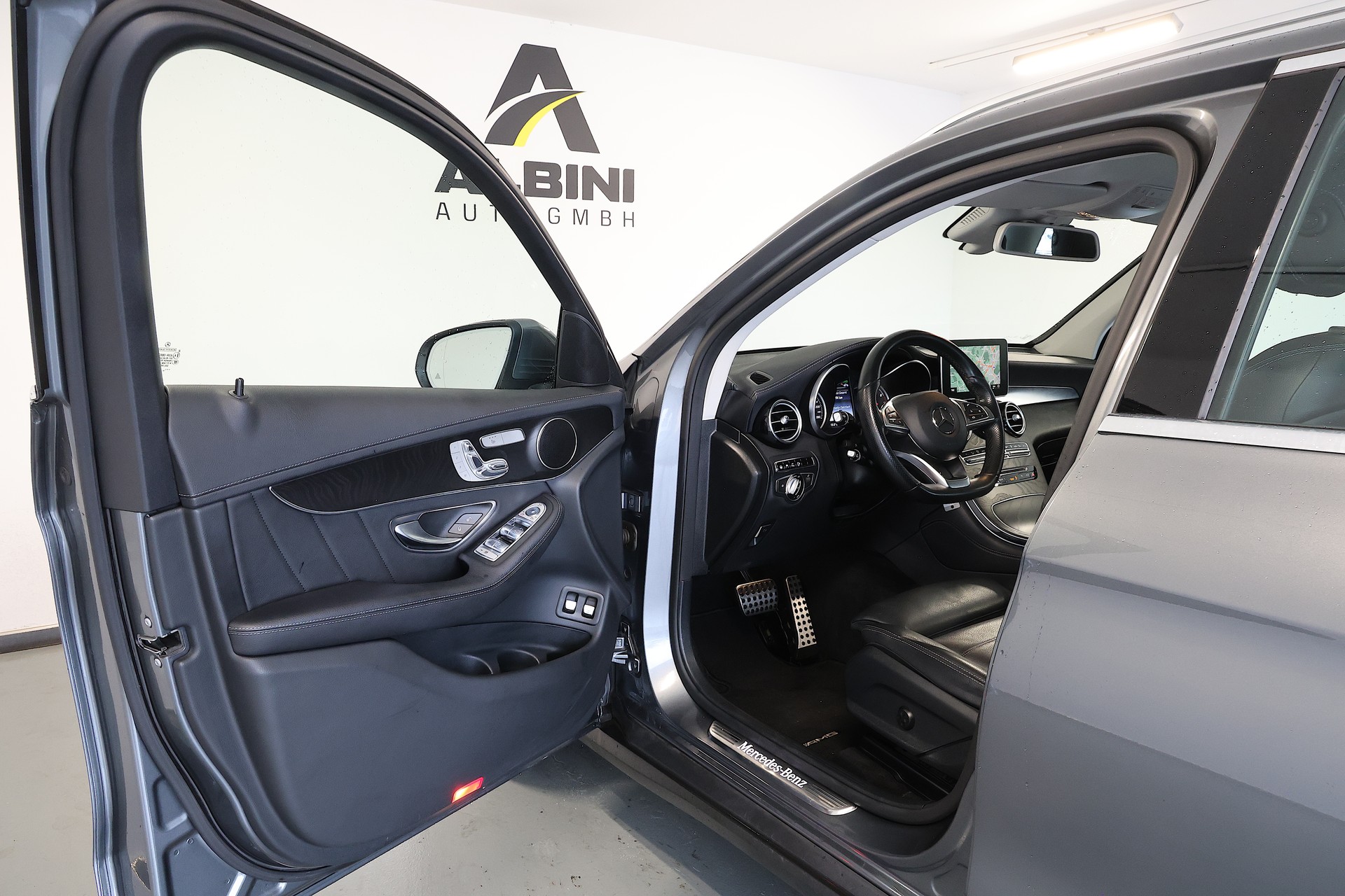 MERCEDES-BENZ GLC 350 e AMG Line 4m-image-4