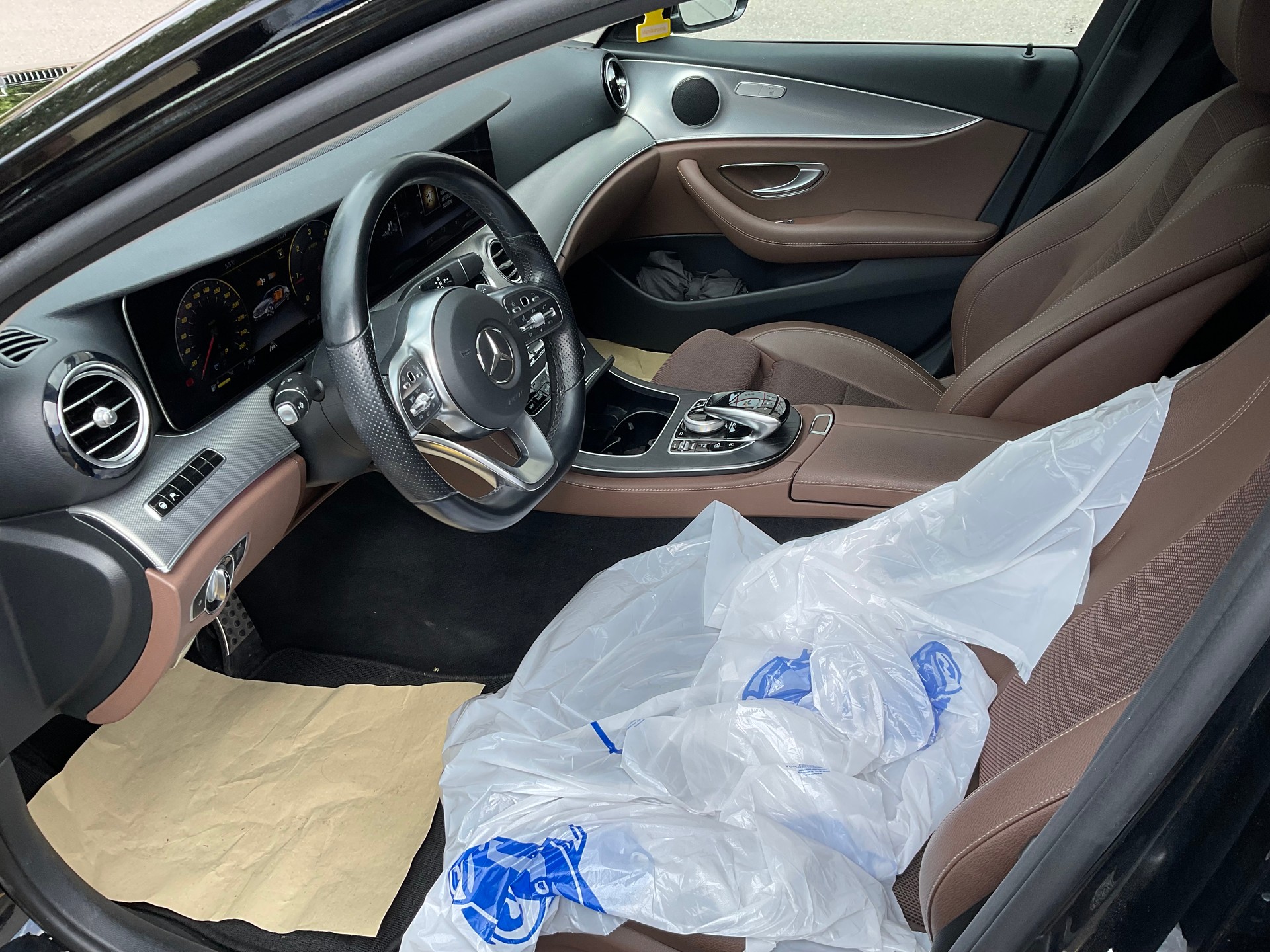 MERCEDES-BENZ E 220 d AMG Line 4Matic 9G-Tronic-image-7