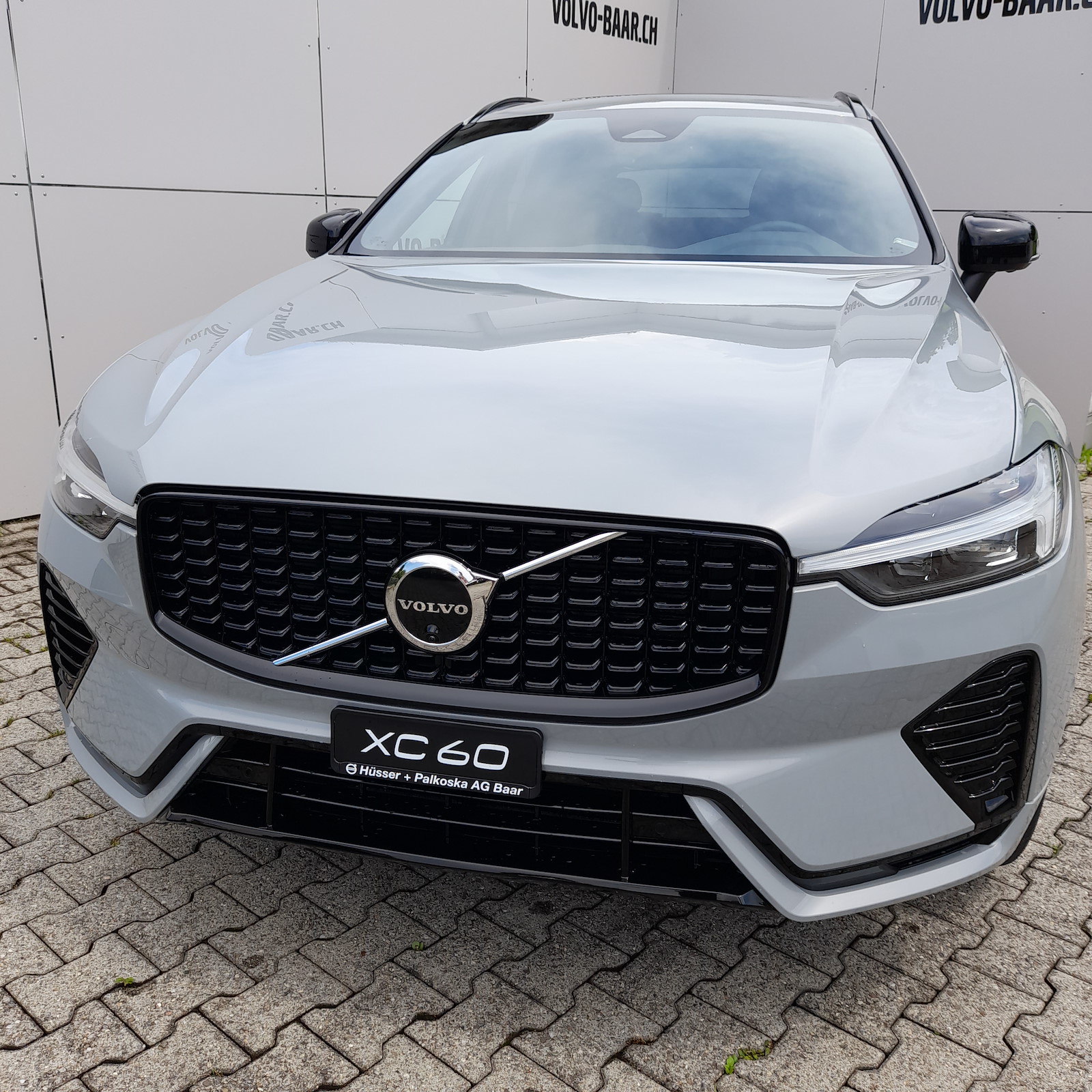 VOLVO XC60 2.0 T6 TE Plus Dark eAWD-showroom-element-1