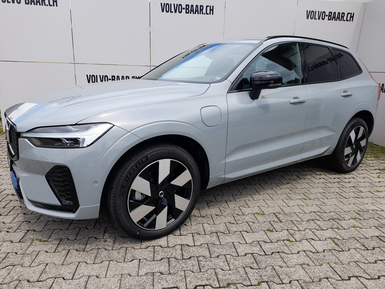 VOLVO XC60 2.0 T6 TE Plus Dark eAWD-showroom-element-3