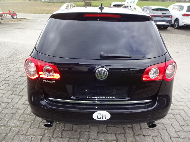 VW Passat Variant 3.2 V6 FSI Sportline 4Motion-image-3