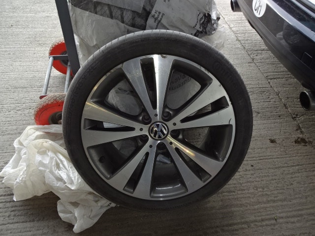 VW Passat Variant 3.2 V6 FSI Sportline 4Motion-image-14