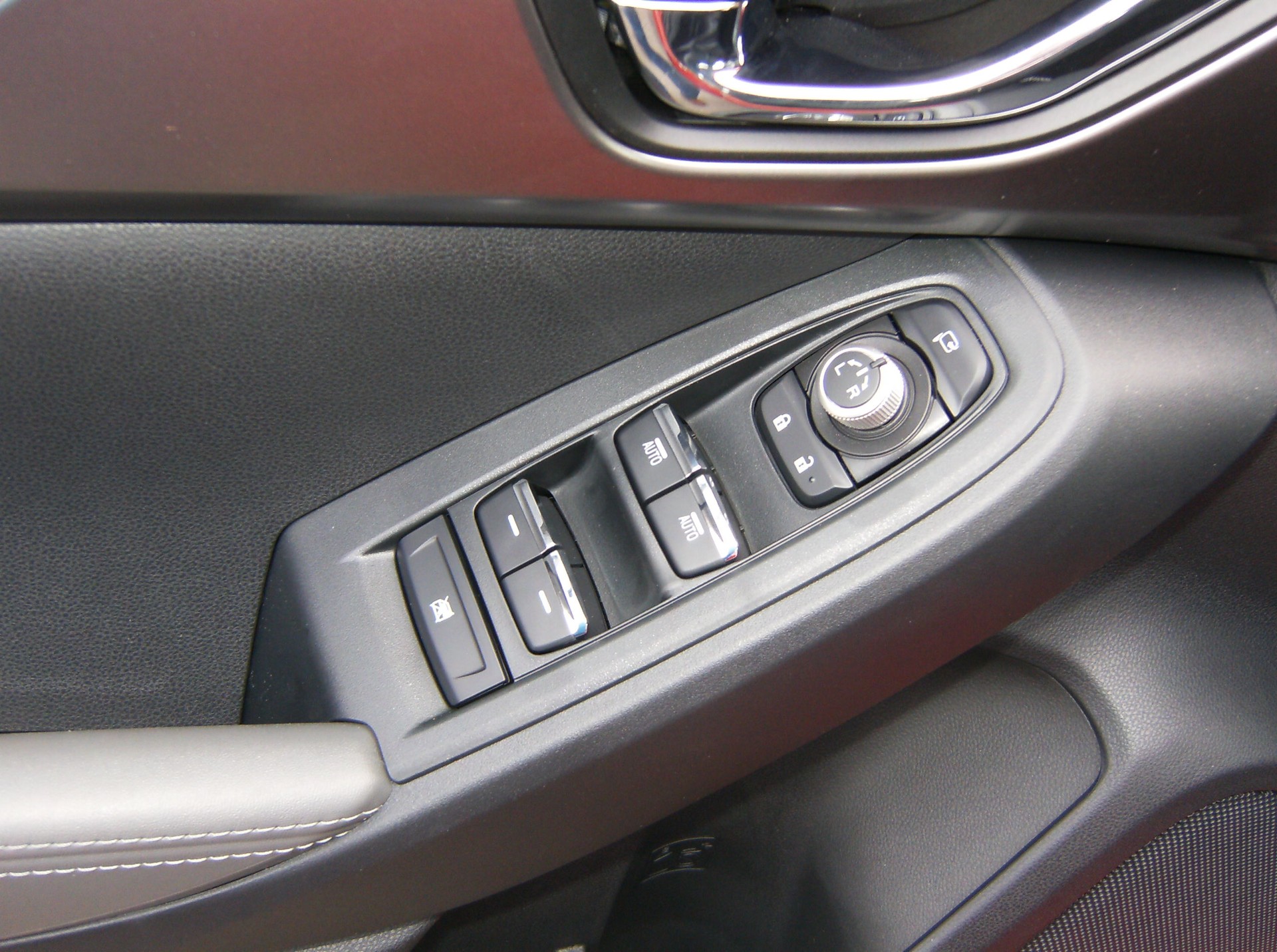 SUBARU Impreza 2.0 e-Boxer Luxury AWD Lineartronic-image-12