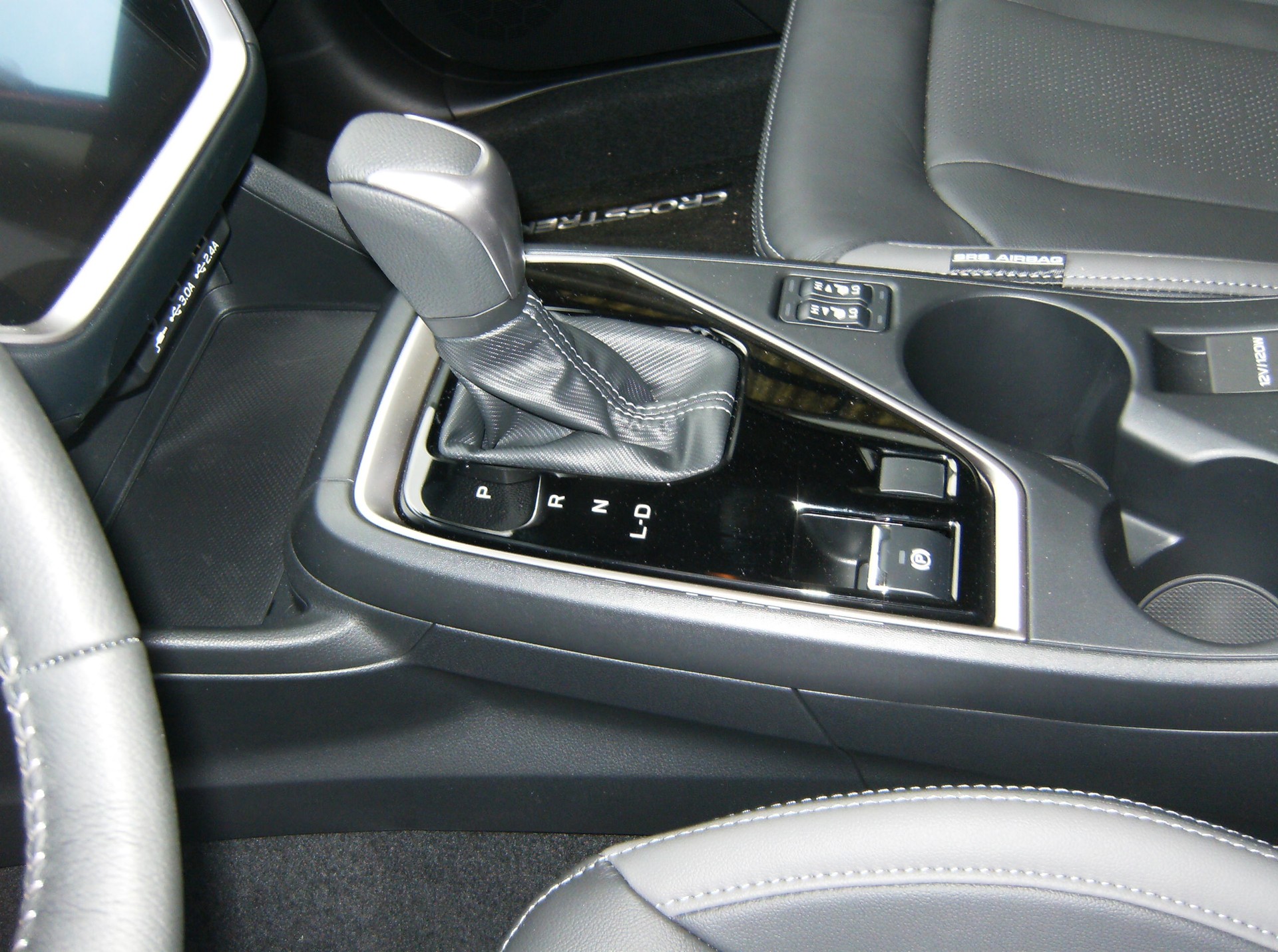 SUBARU Impreza 2.0 e-Boxer Luxury AWD Lineartronic-image-13