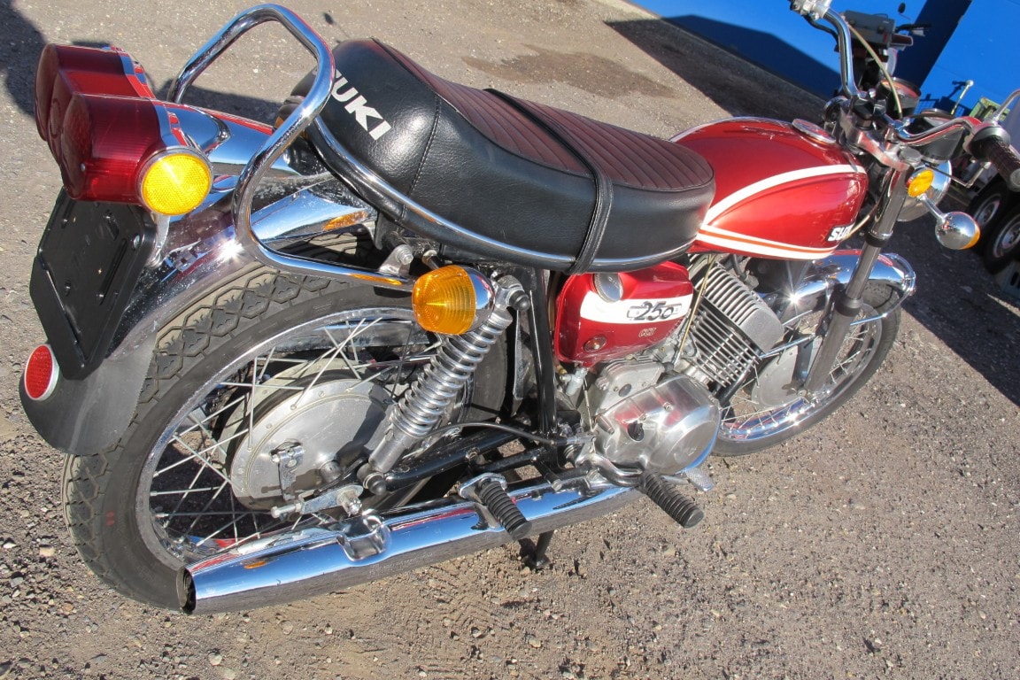 SUZUKI T250-image-7