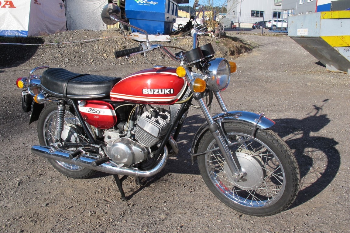 SUZUKI T250-image-0