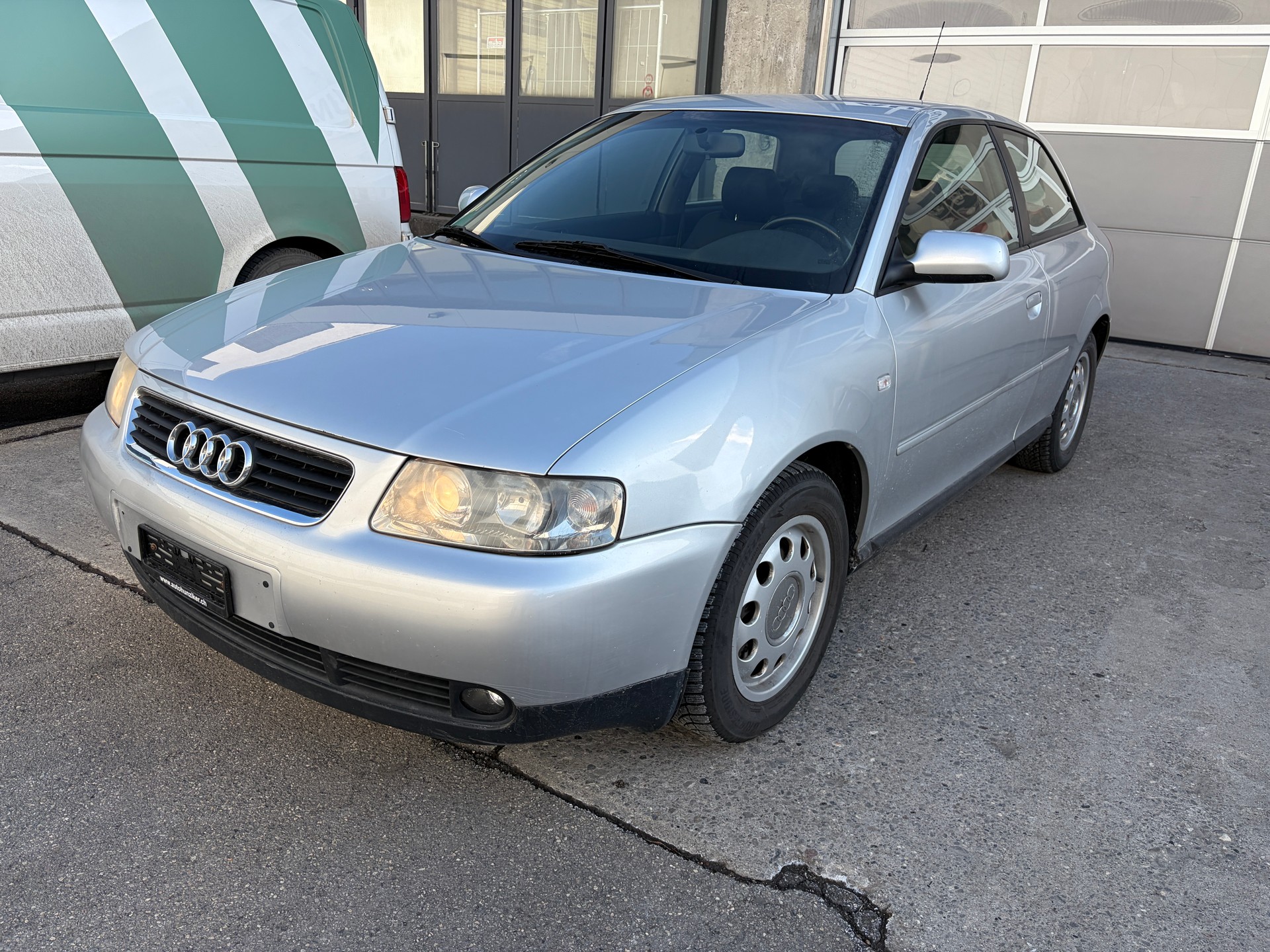AUDI A3 1.8 T quattro Attraction-image-2