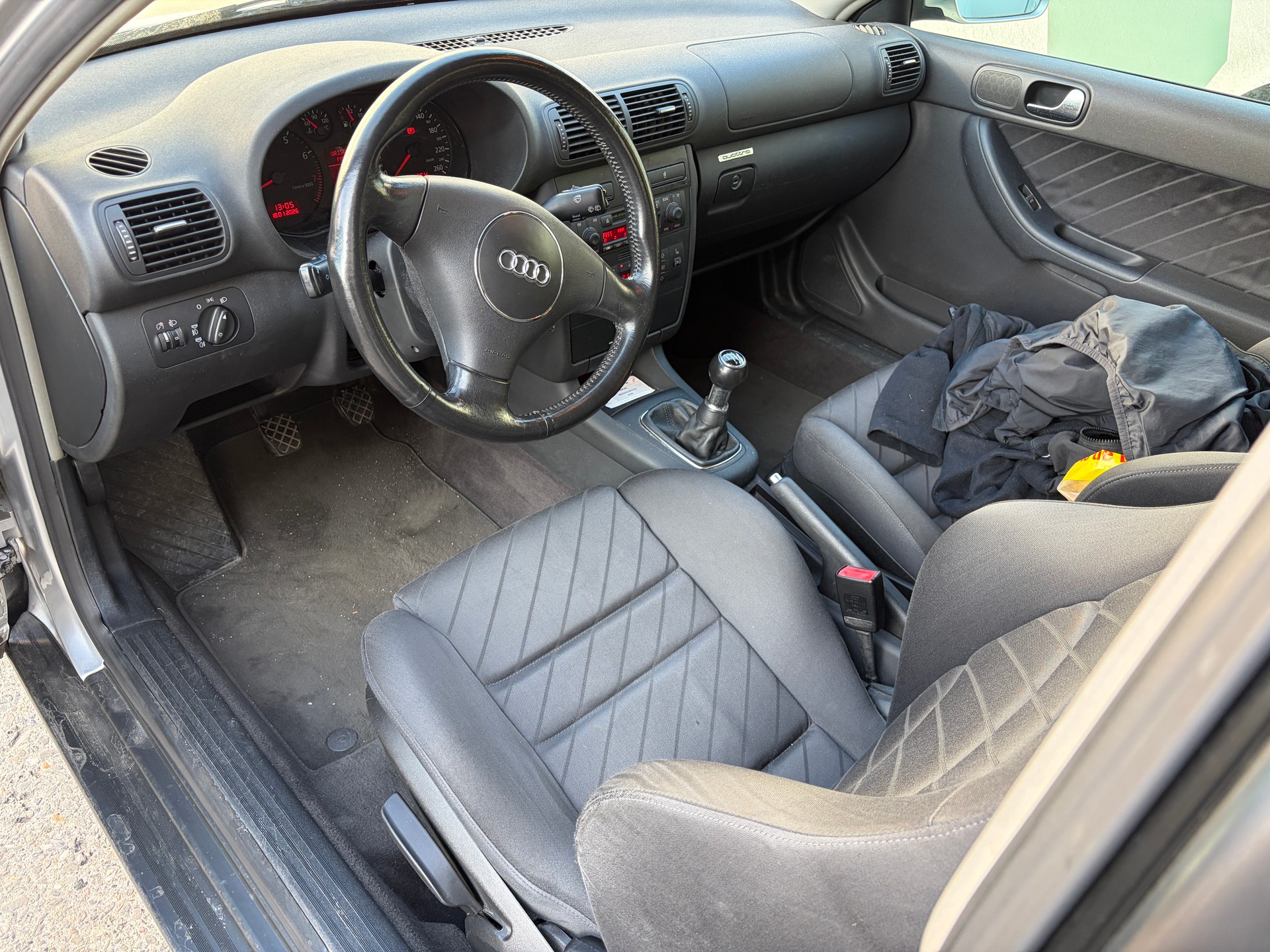 AUDI A3 1.8 T quattro Attraction-image-6