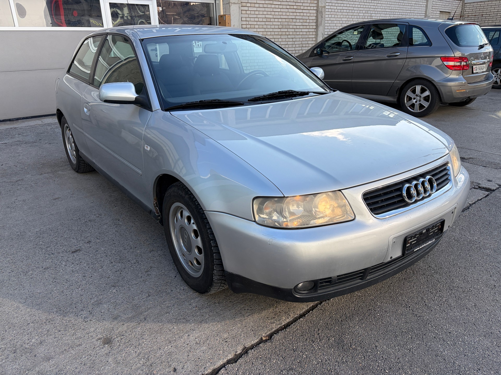 AUDI A3 1.8 T quattro Attraction-image-1