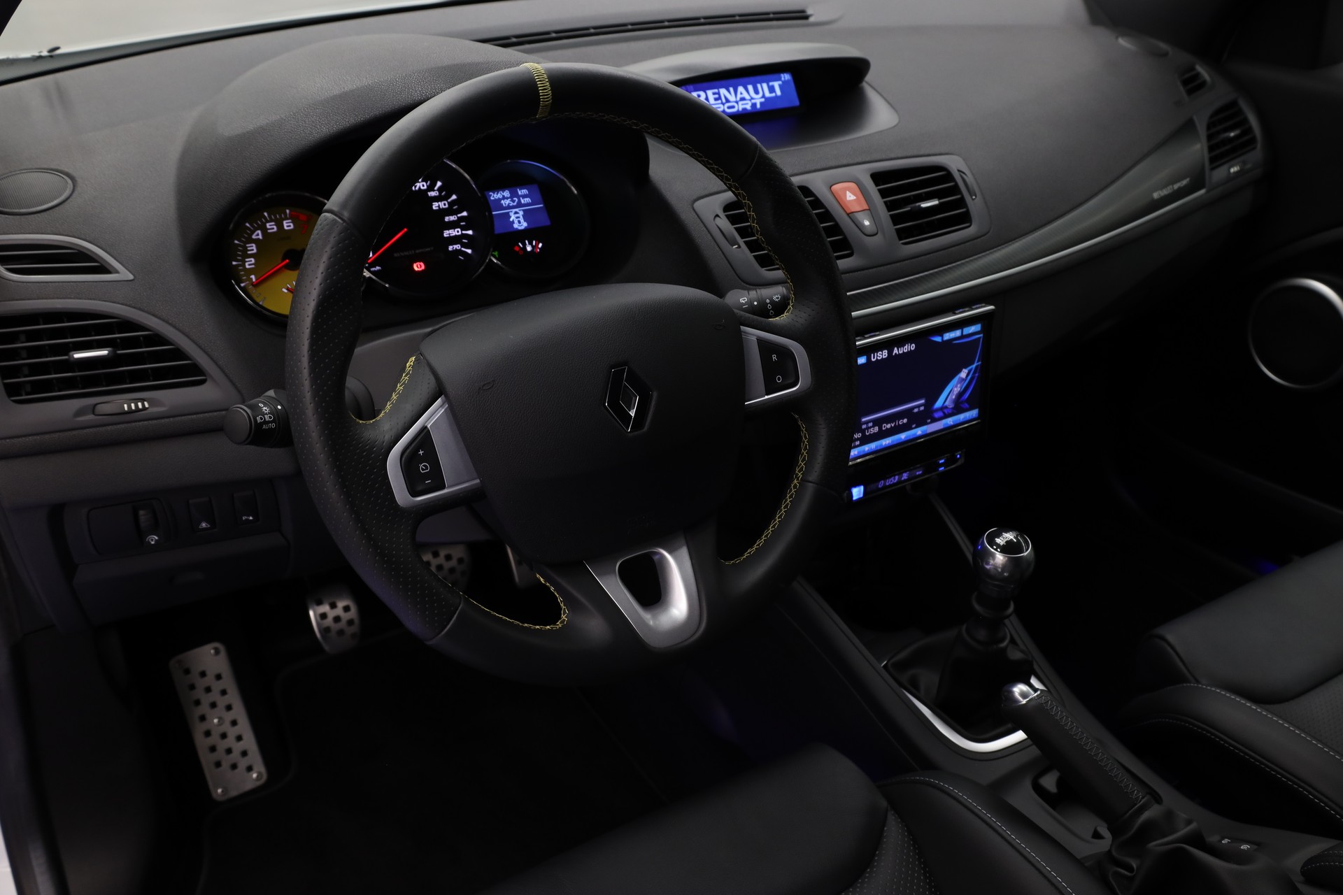RENAULT Mégane Coupé 2.0 16V Turbo RS-image-19