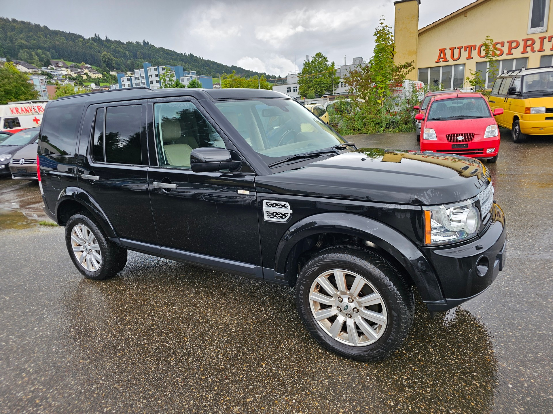 LAND ROVER Discovery 3.0 TDV6 S Automatic-image-1