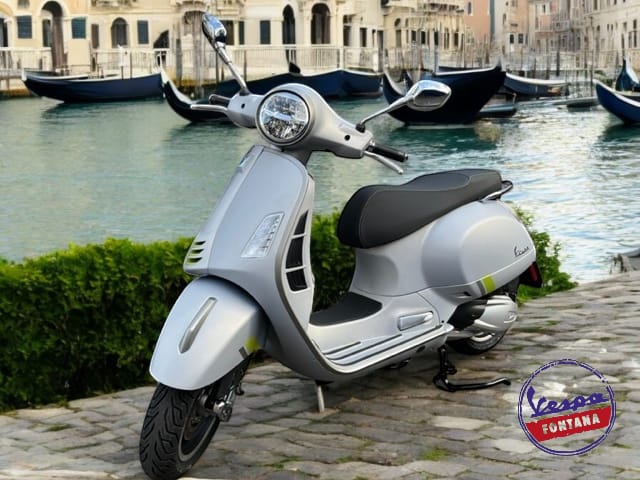 PIAGGIO Vespa GTS 300 Super Tech ABS
