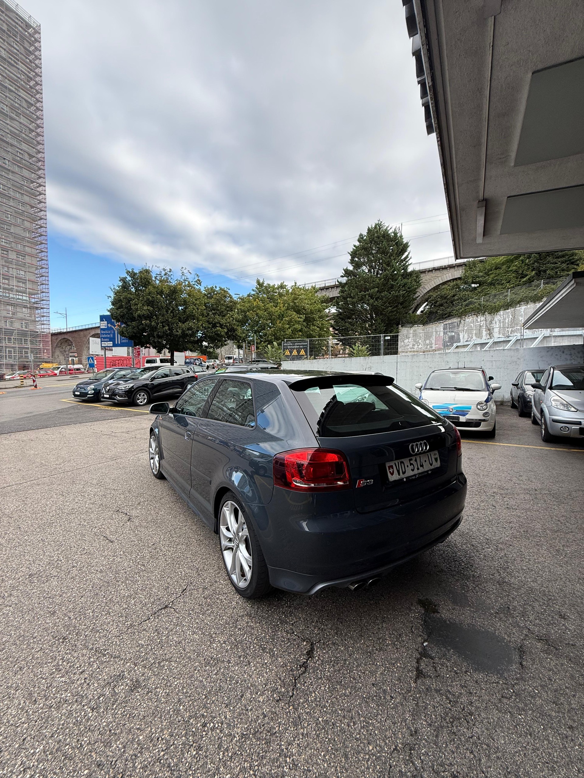 AUDI S3 2.0 TFSI quattro-showroom-element-3