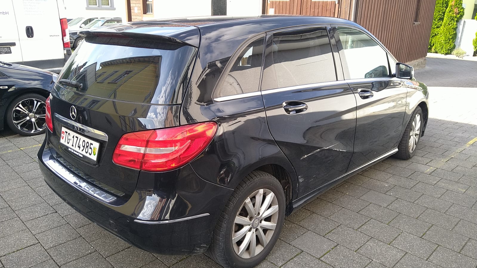 MERCEDES-BENZ B 180-image-3