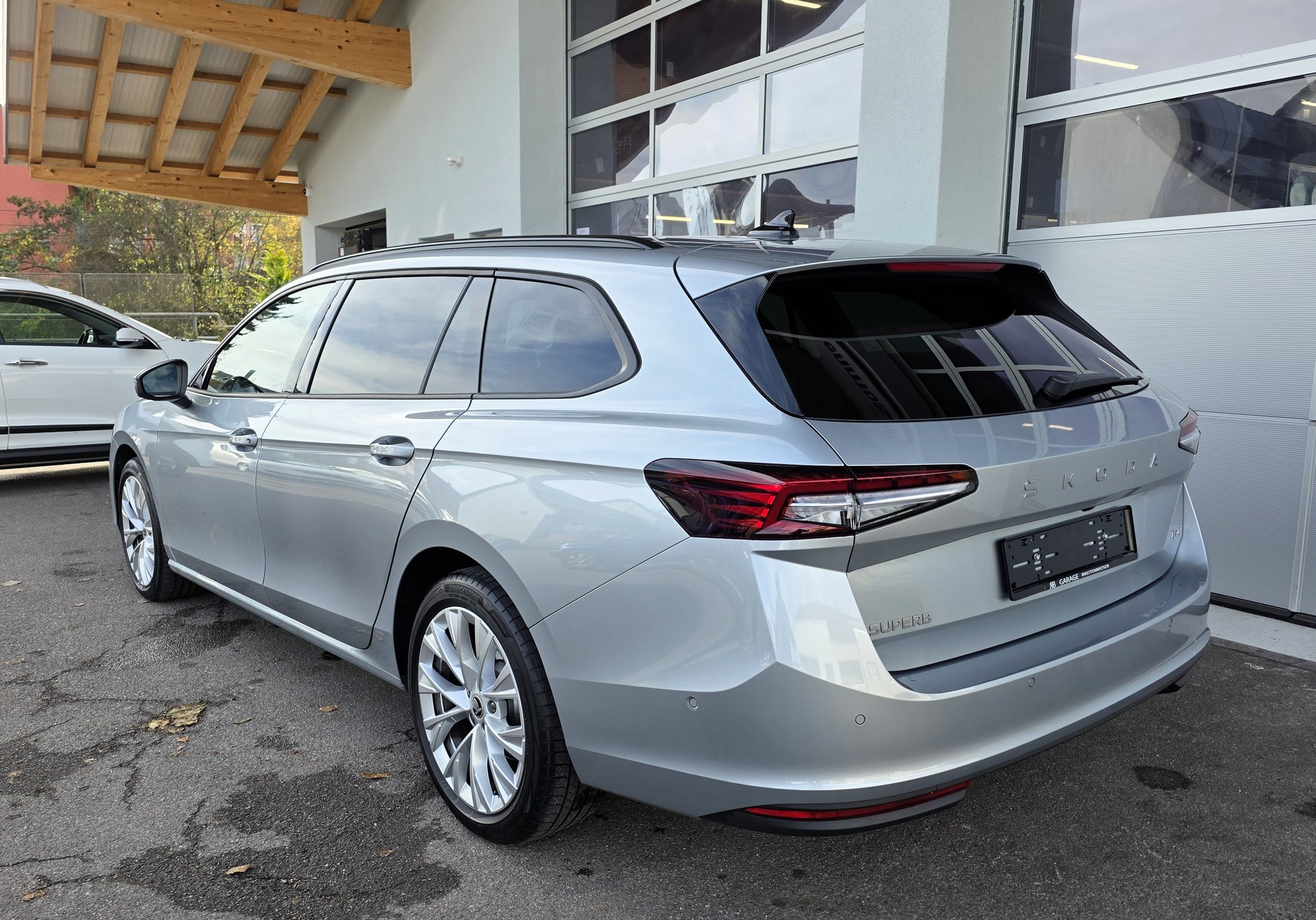 SKODA Superb Combi 2.0 TDi Selection 4x4 DSG-showroom-element-3