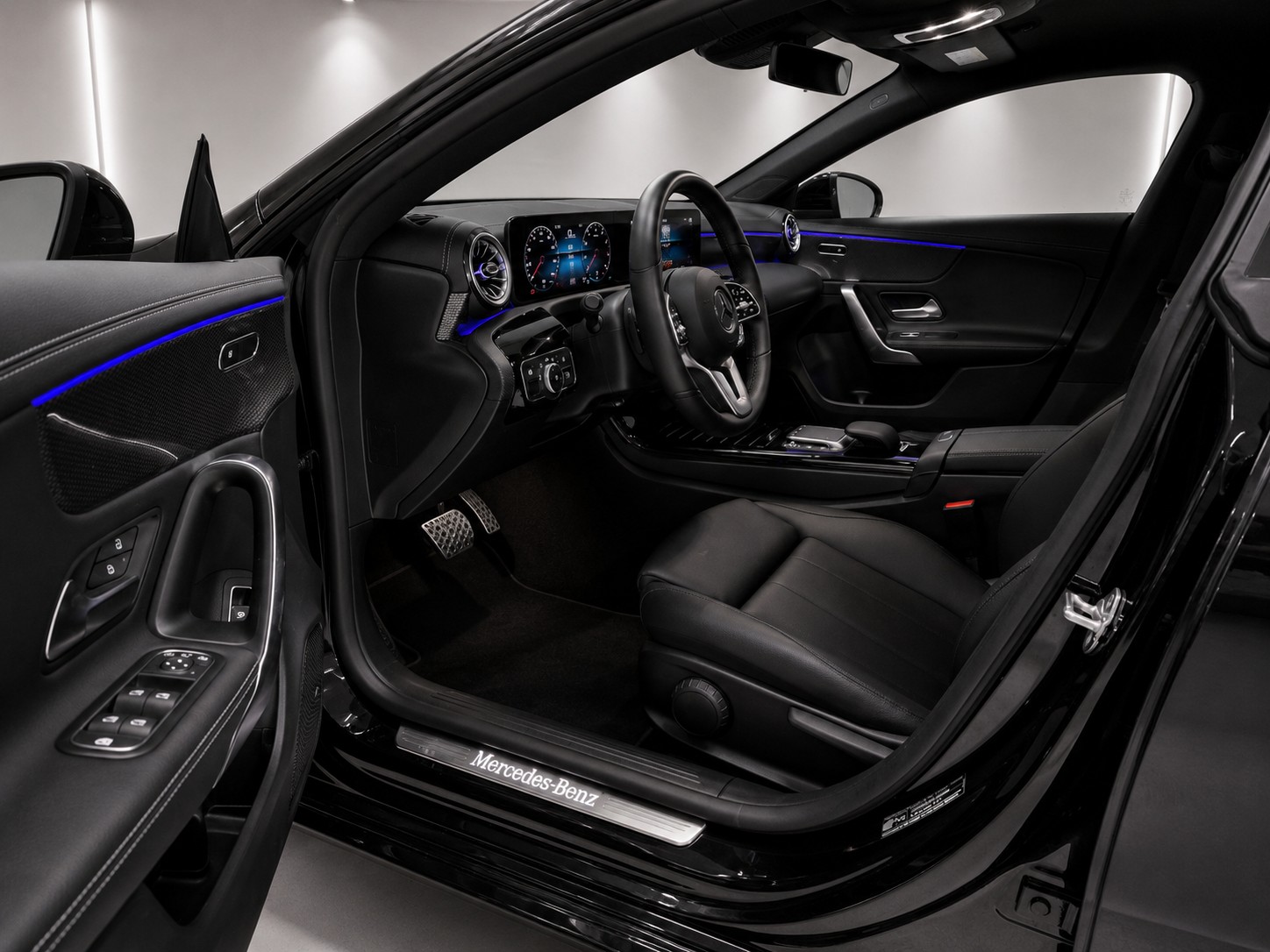 MERCEDES-BENZ CLA 250 4Matic Swiss Star 7G-DCT-image-7