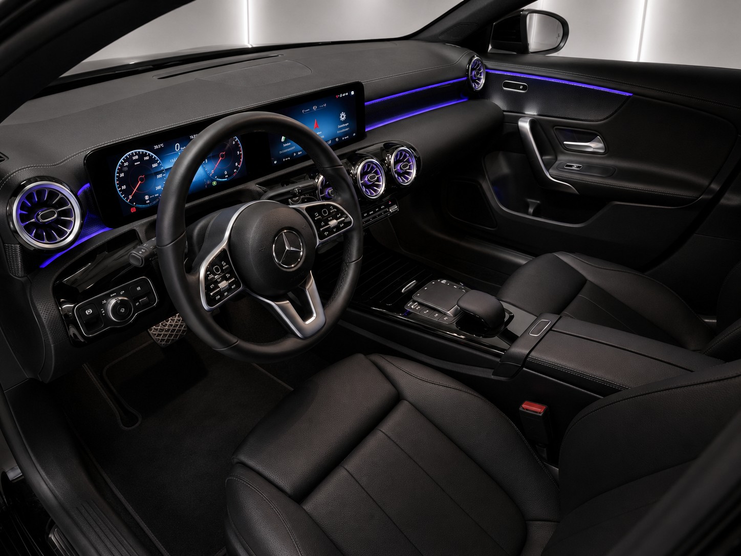 MERCEDES-BENZ CLA 250 4Matic Swiss Star 7G-DCT-image-8