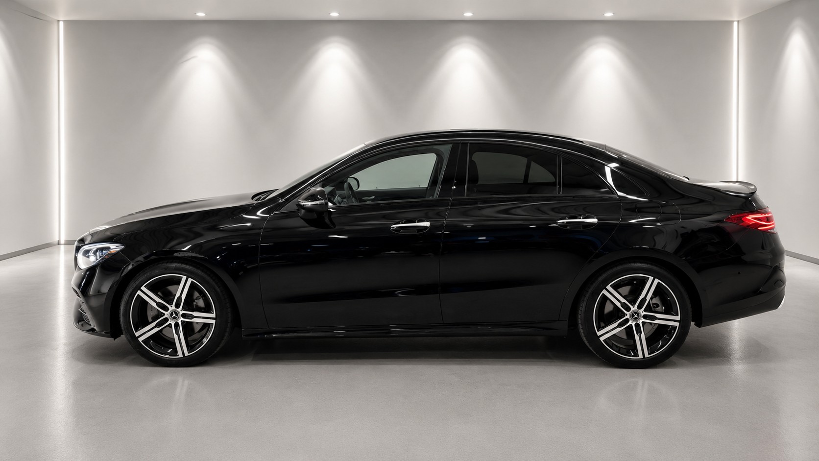 MERCEDES-BENZ CLA 250 4Matic Swiss Star 7G-DCT-image-2