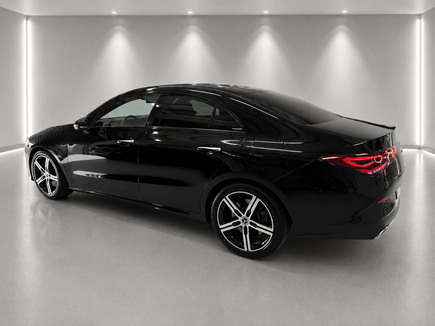 MERCEDES-BENZ CLA 250 4Matic Swiss Star 7G-DCT-image-3