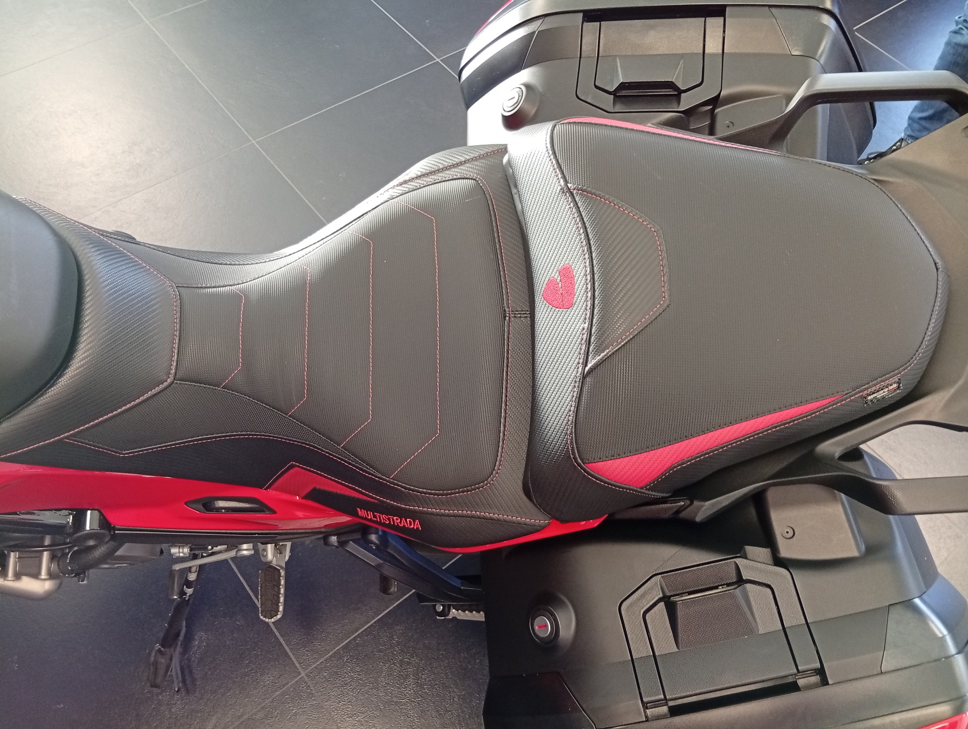 DUCATI Multistrada V2 S Touring-image-9