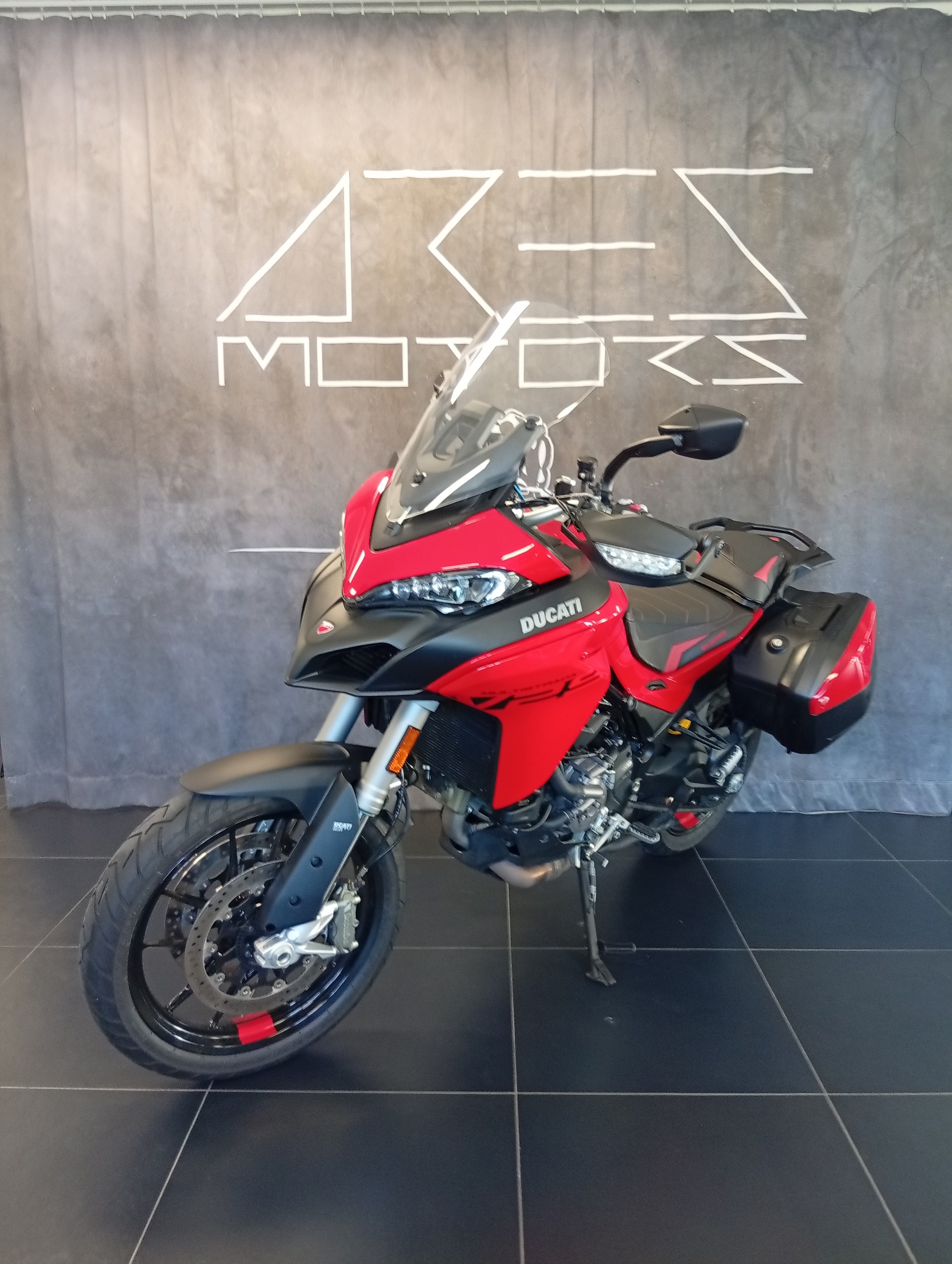 DUCATI Multistrada V2 S Touring-image-3