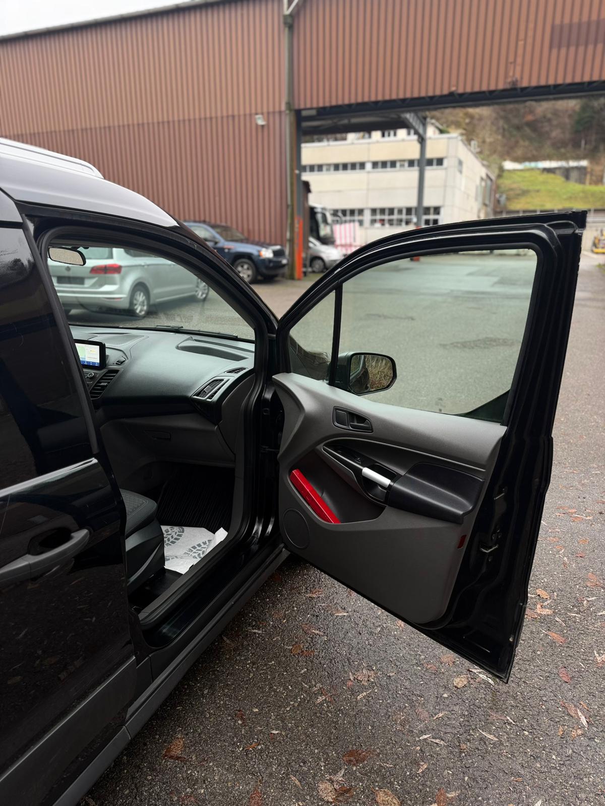 FORD TRANSIT CONNECT-image-6