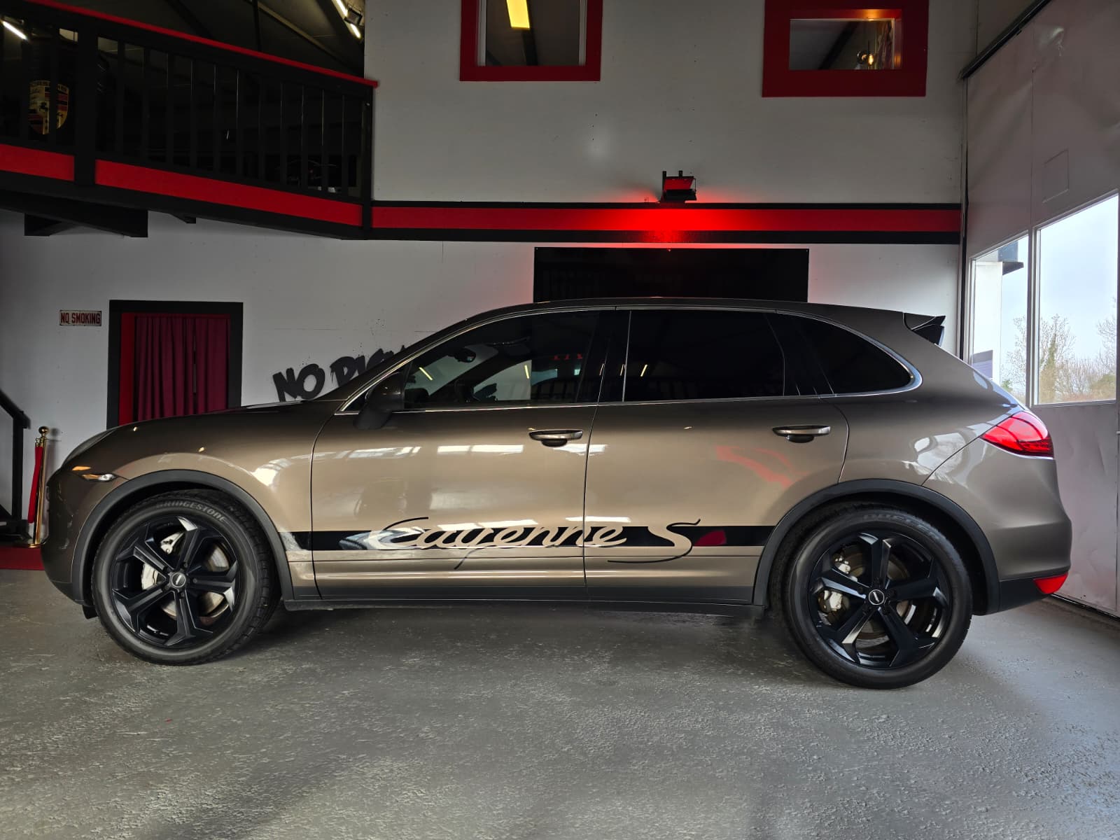 PORSCHE Cayenne S-image-1