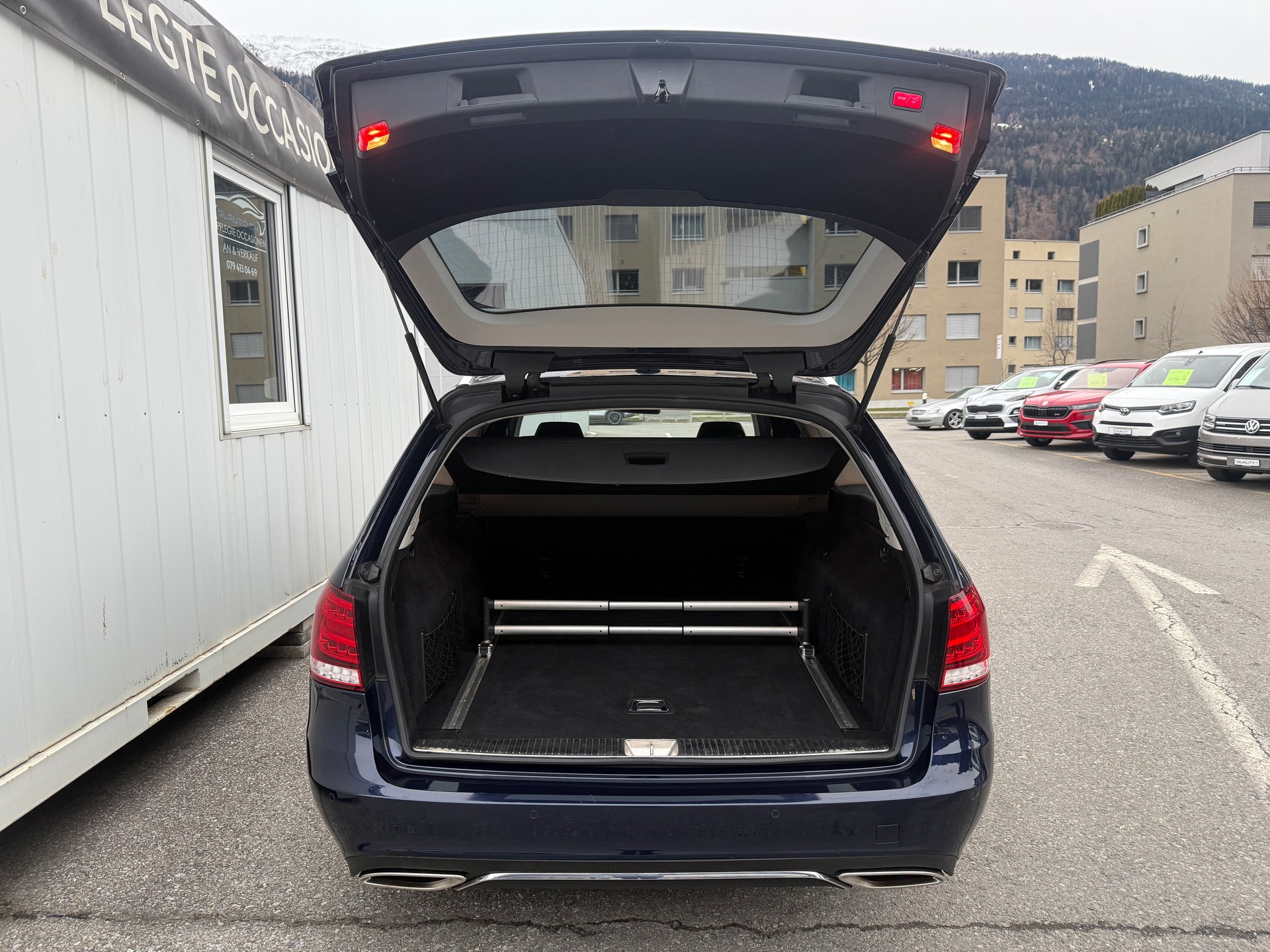 MERCEDES-BENZ E 250 BlueTEC Avantgarde 4Matic 7G-Tronic-image-5