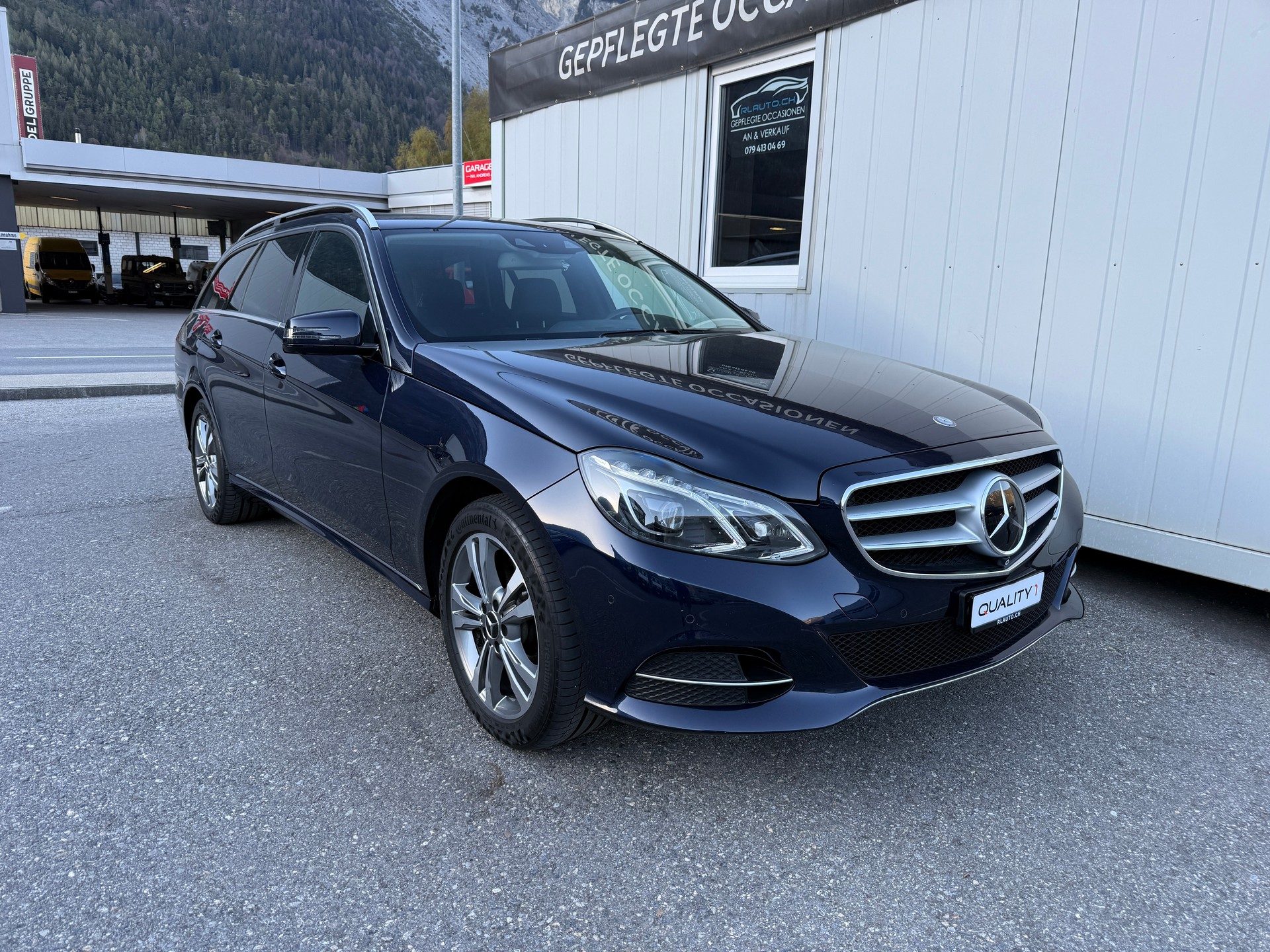 MERCEDES-BENZ E 250 BlueTEC Avantgarde 4Matic 7G-Tronic-showroom-element-1