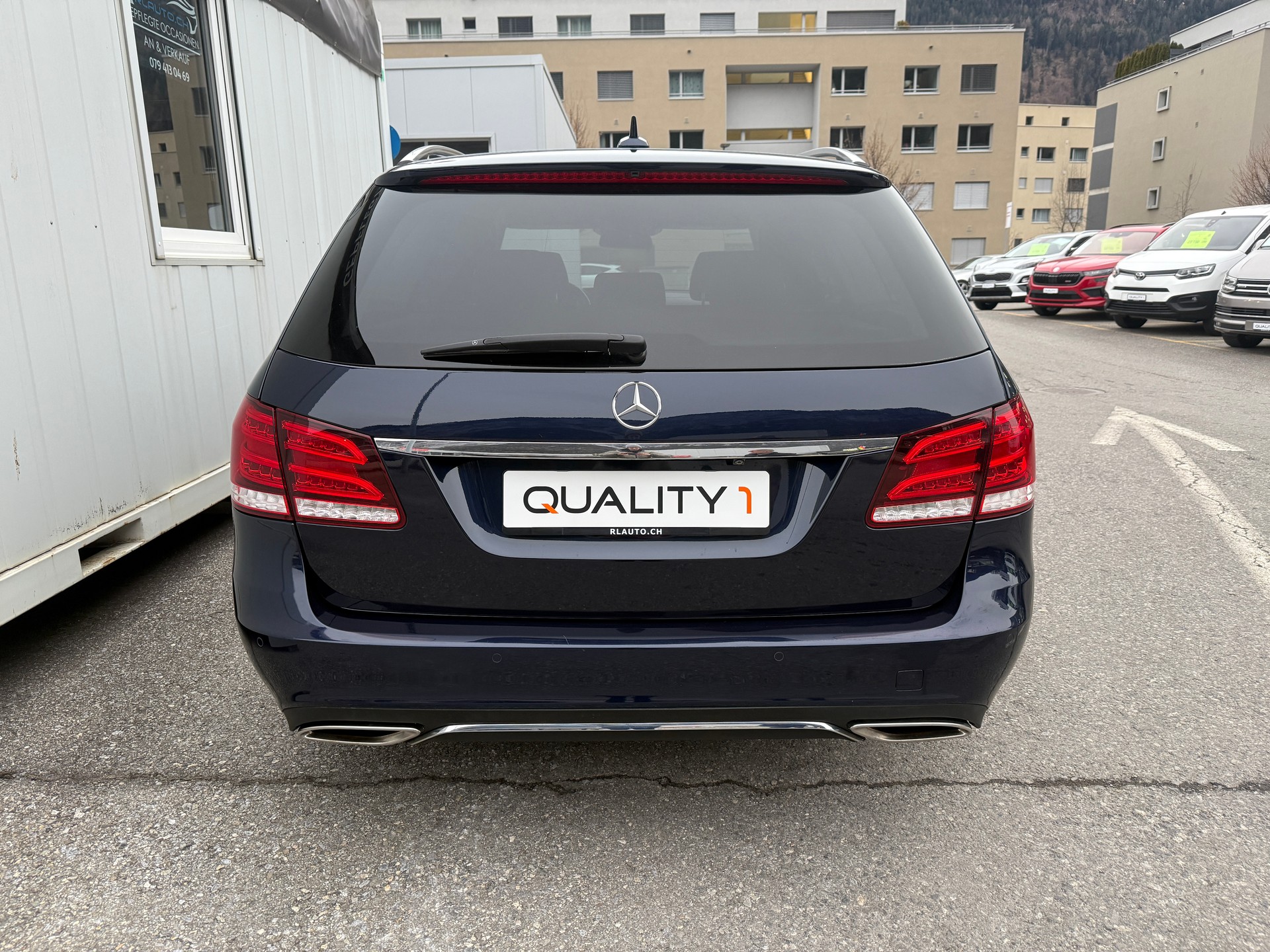 MERCEDES-BENZ E 250 BlueTEC Avantgarde 4Matic 7G-Tronic-image-4