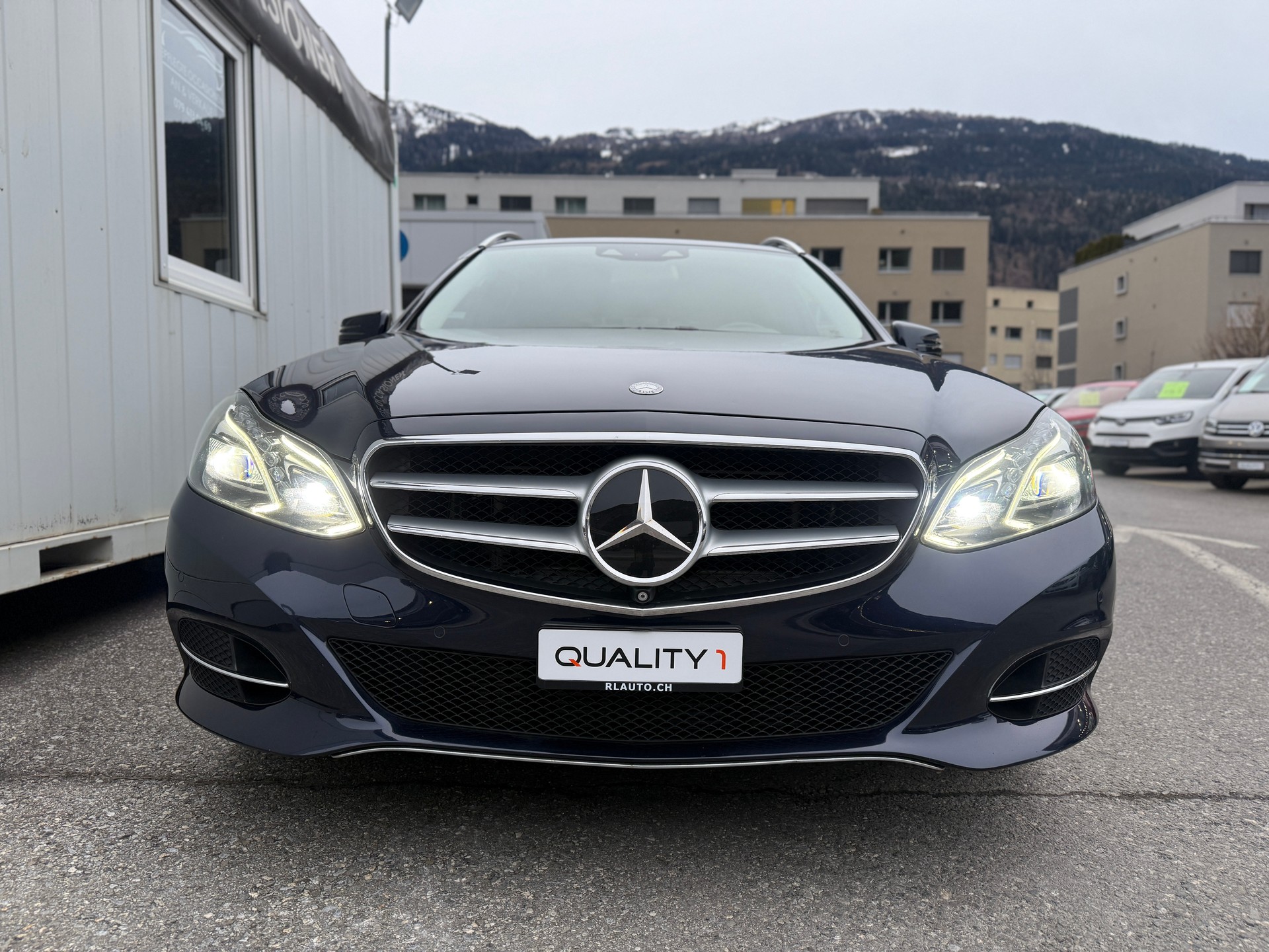 MERCEDES-BENZ E 250 BlueTEC Avantgarde 4Matic 7G-Tronic-image-29
