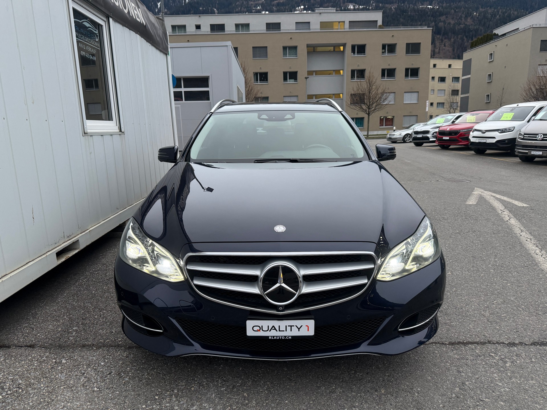 MERCEDES-BENZ E 250 BlueTEC Avantgarde 4Matic 7G-Tronic-image-9