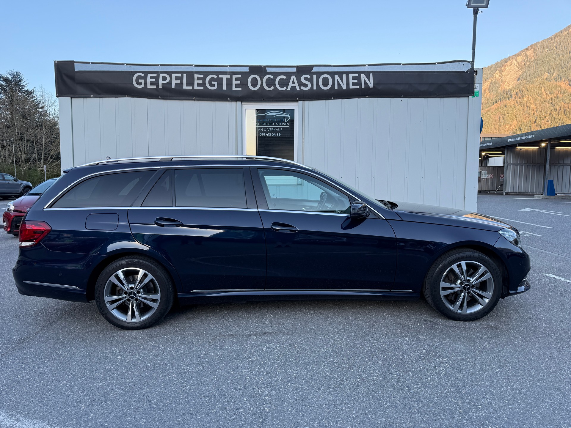 MERCEDES-BENZ E 250 BlueTEC Avantgarde 4Matic 7G-Tronic-showroom-element-2
