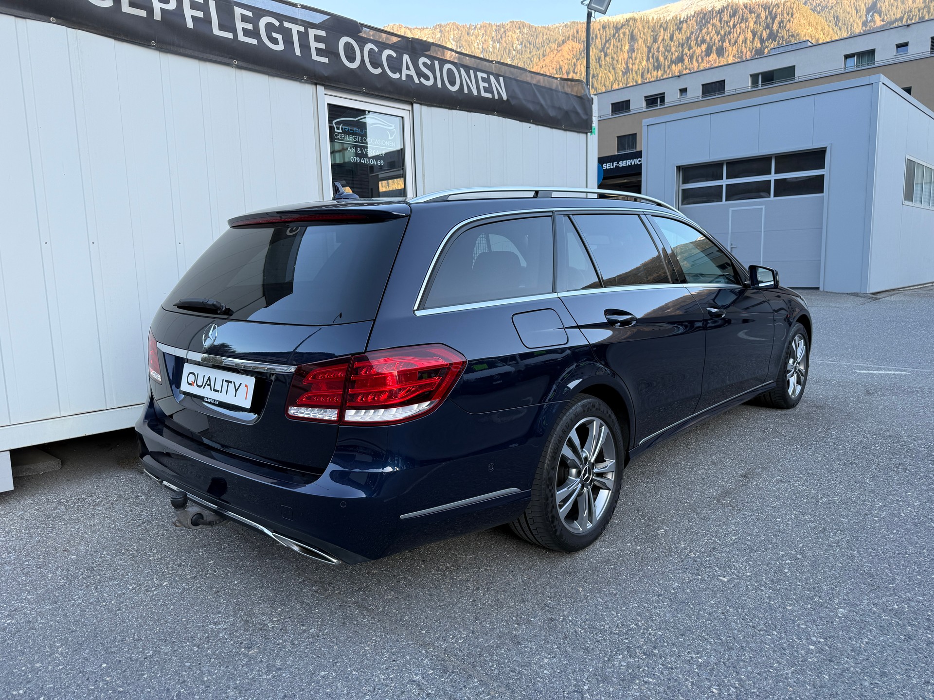 MERCEDES-BENZ E 250 BlueTEC Avantgarde 4Matic 7G-Tronic-showroom-element-3