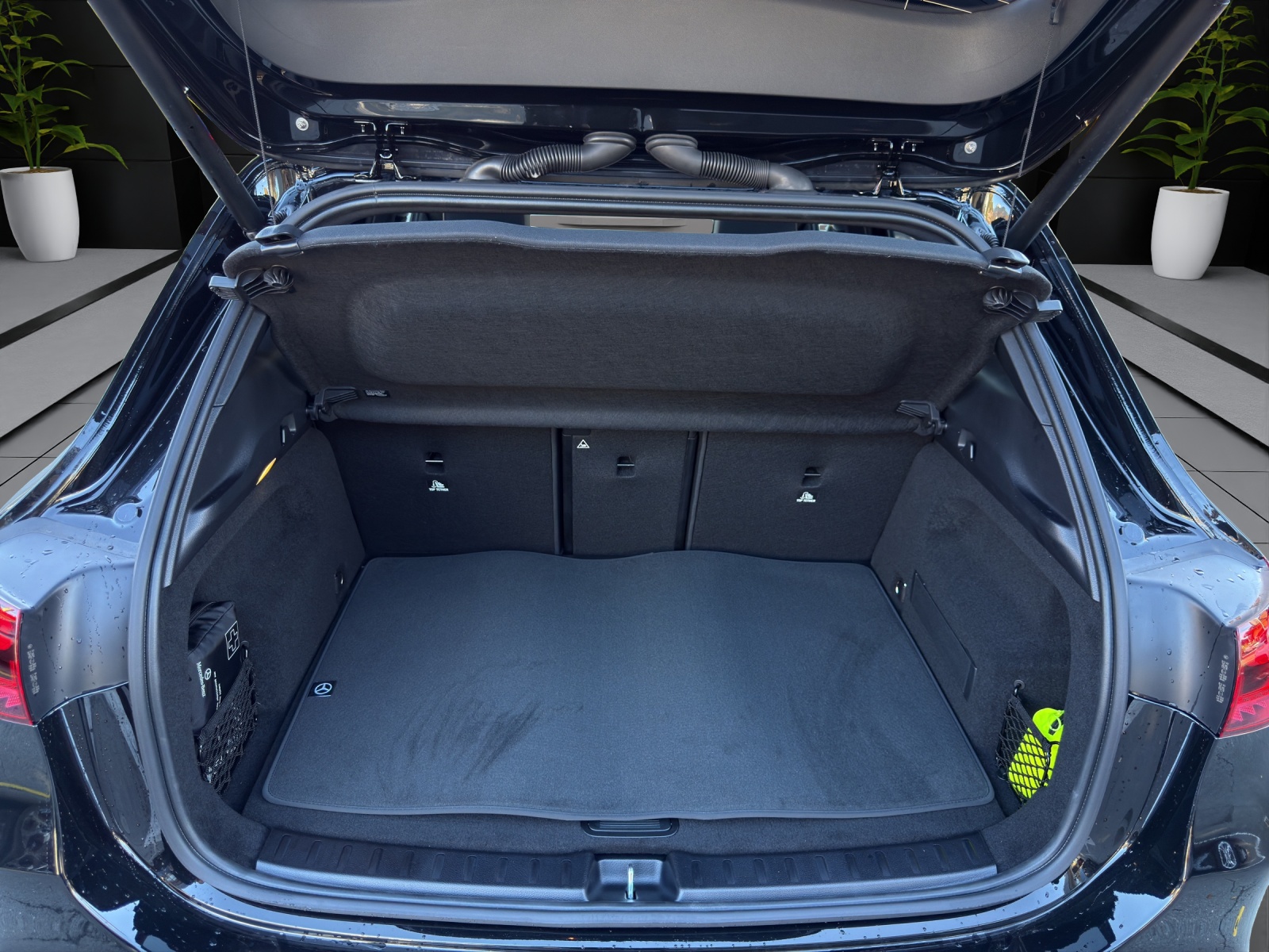 MERCEDES-BENZ GLA 200 7G-DCT-image-10