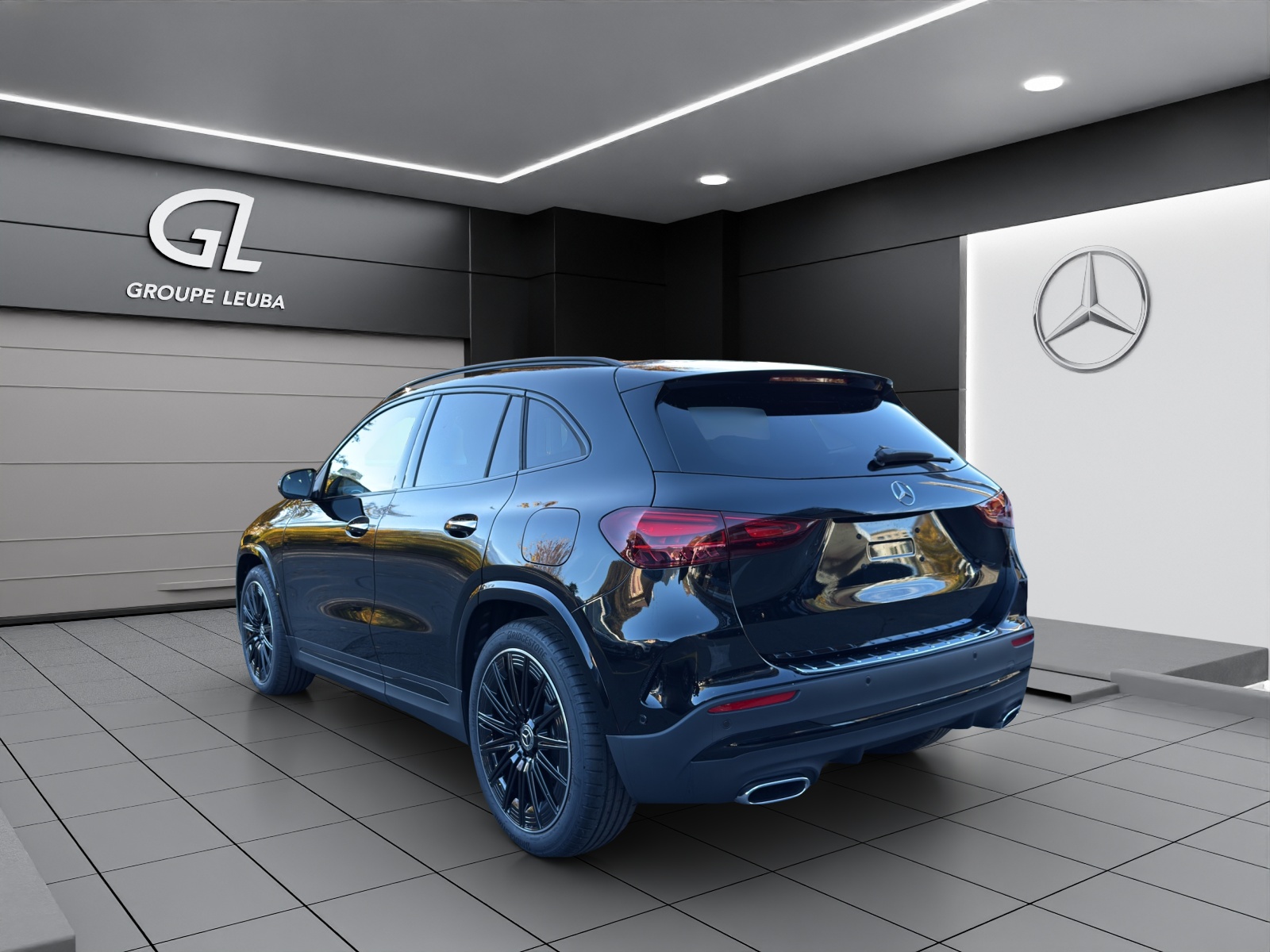 MERCEDES-BENZ GLA 200 7G-DCT-showroom-element-3