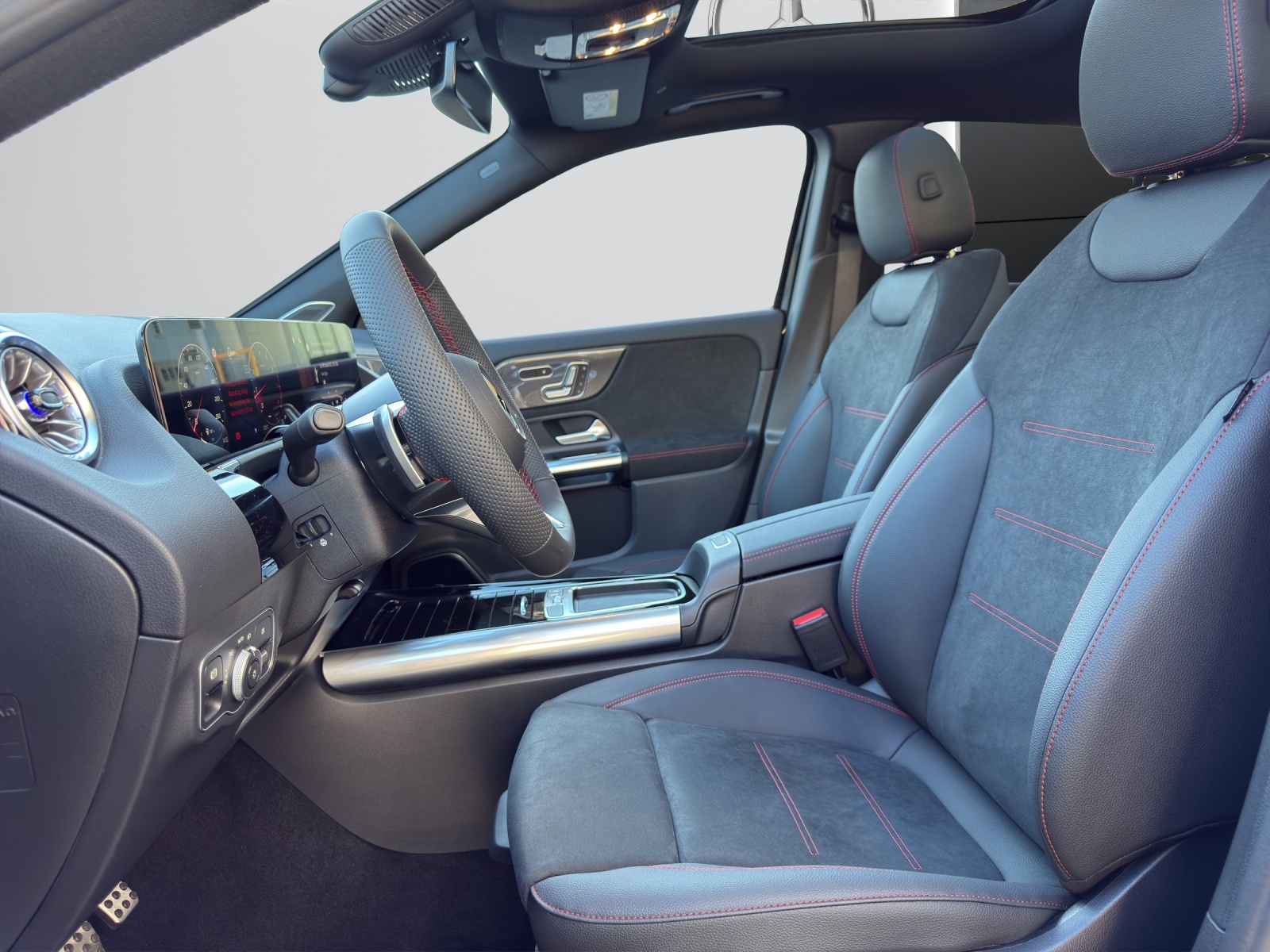 MERCEDES-BENZ GLA 200 7G-DCT-image-4