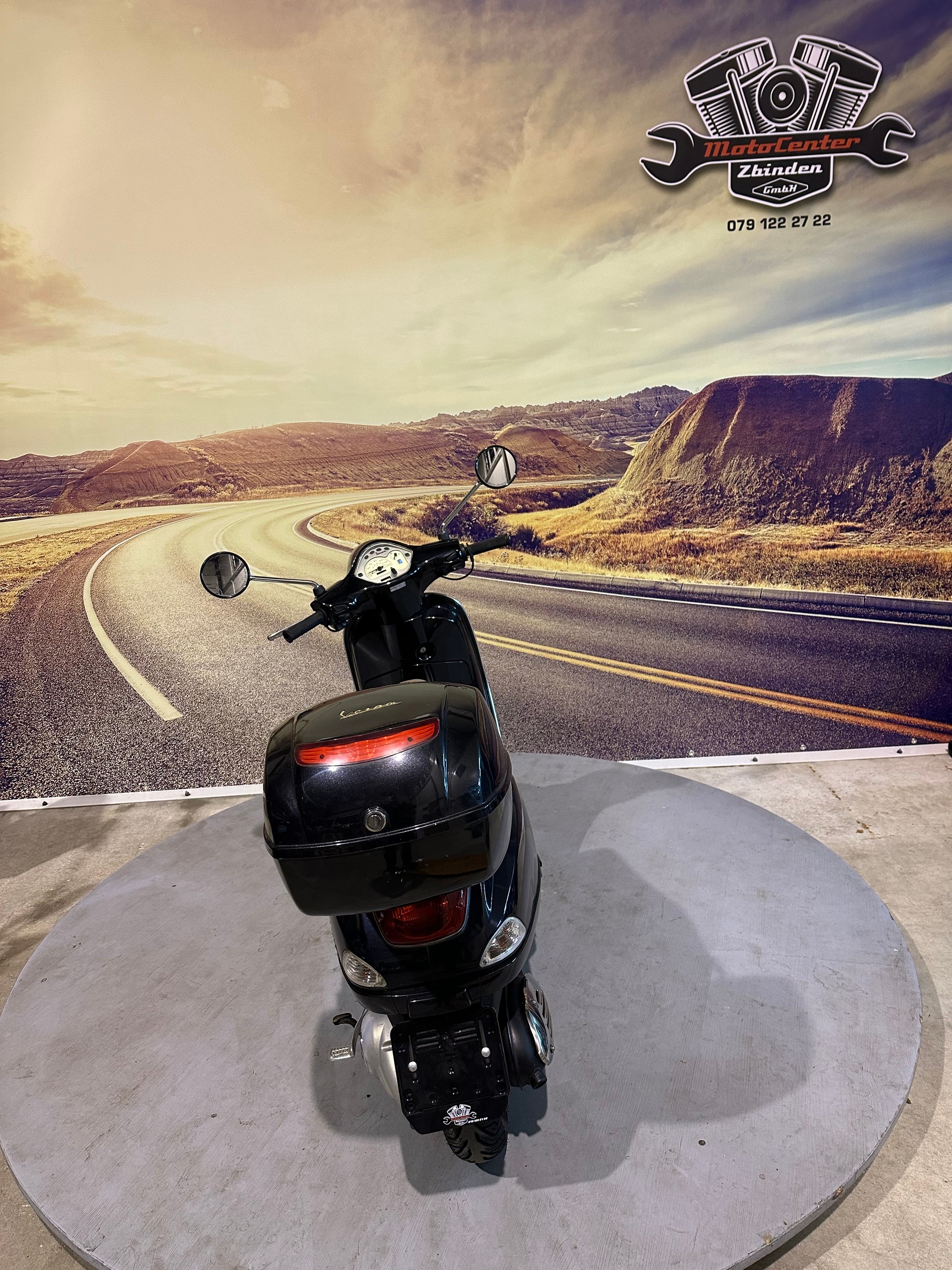 PIAGGIO Vespa 125 LX4-image-2